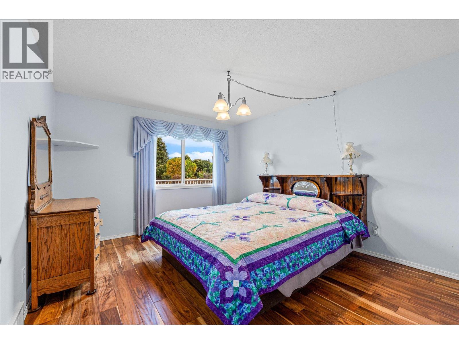 1874 Parkview Crescent Unit# 17