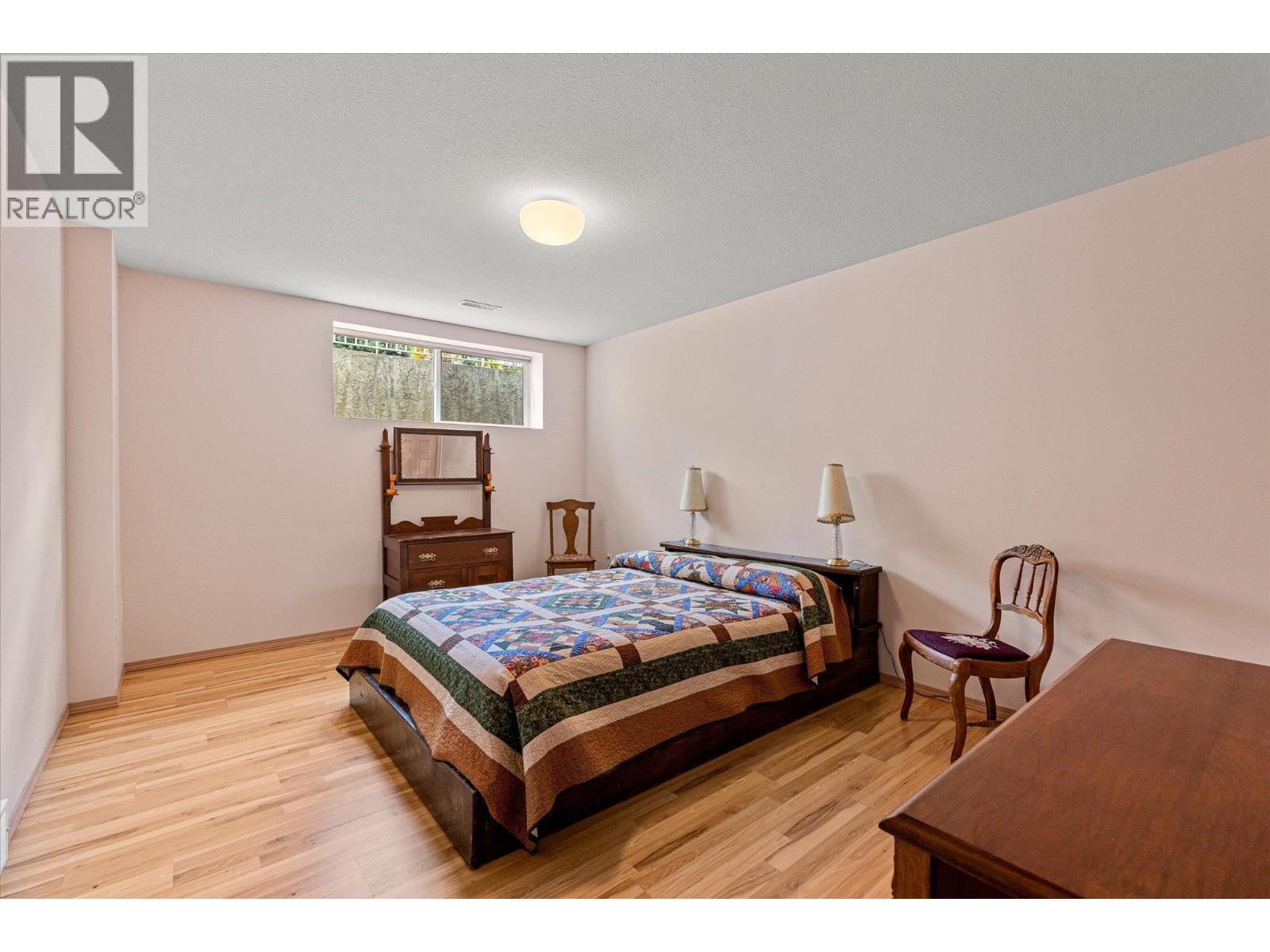 1874 Parkview Crescent Unit# 17