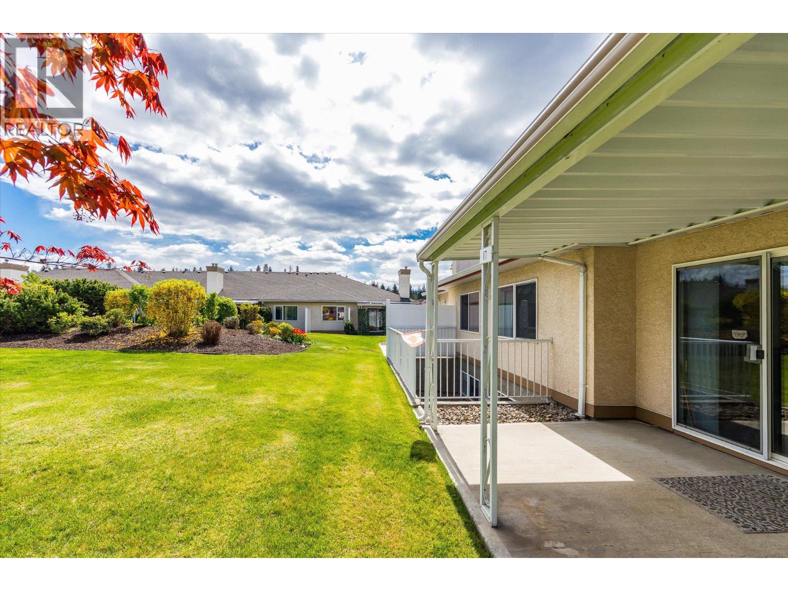 1874 Parkview Crescent Unit# 17
