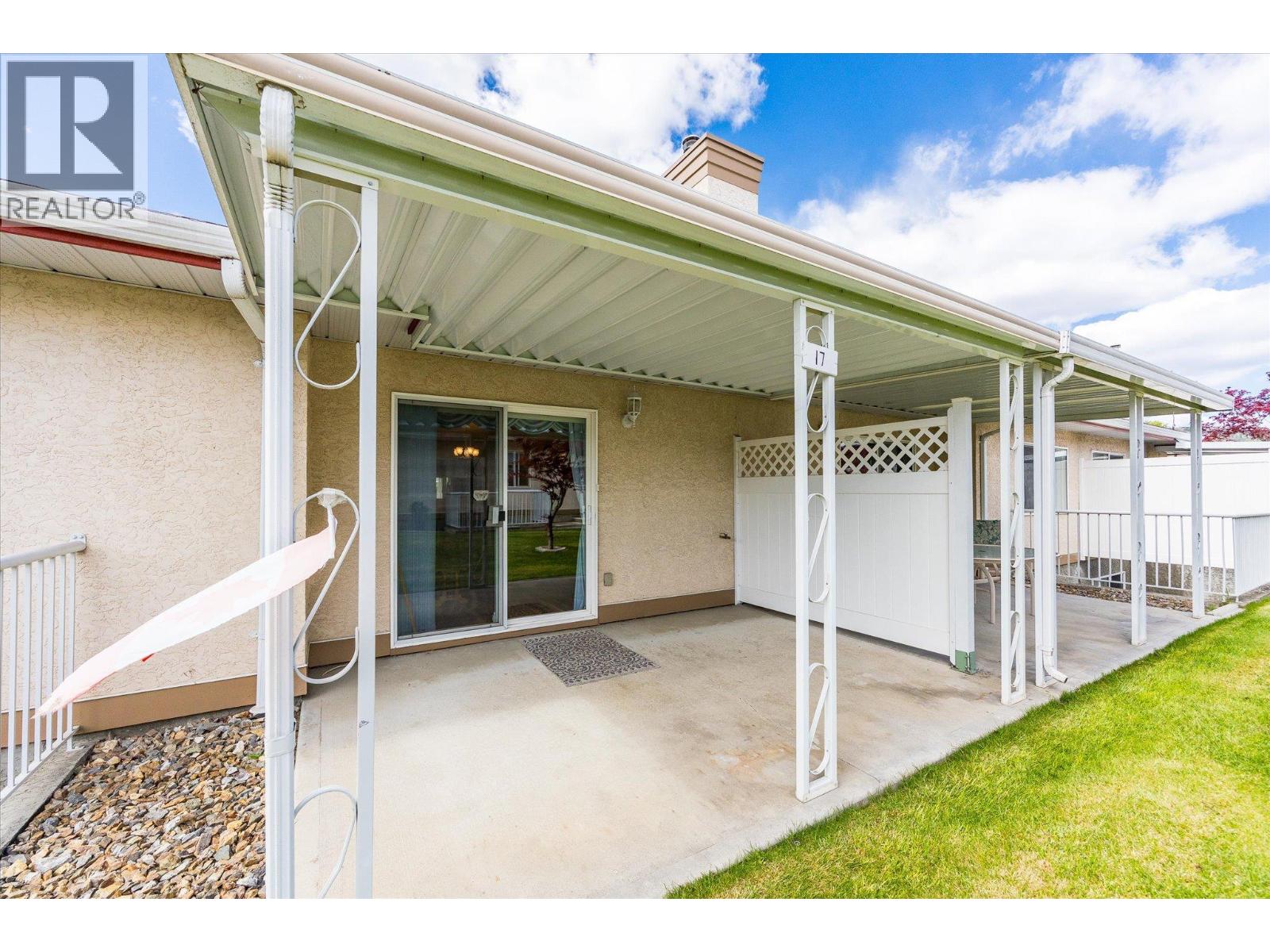 1874 Parkview Crescent Unit# 17