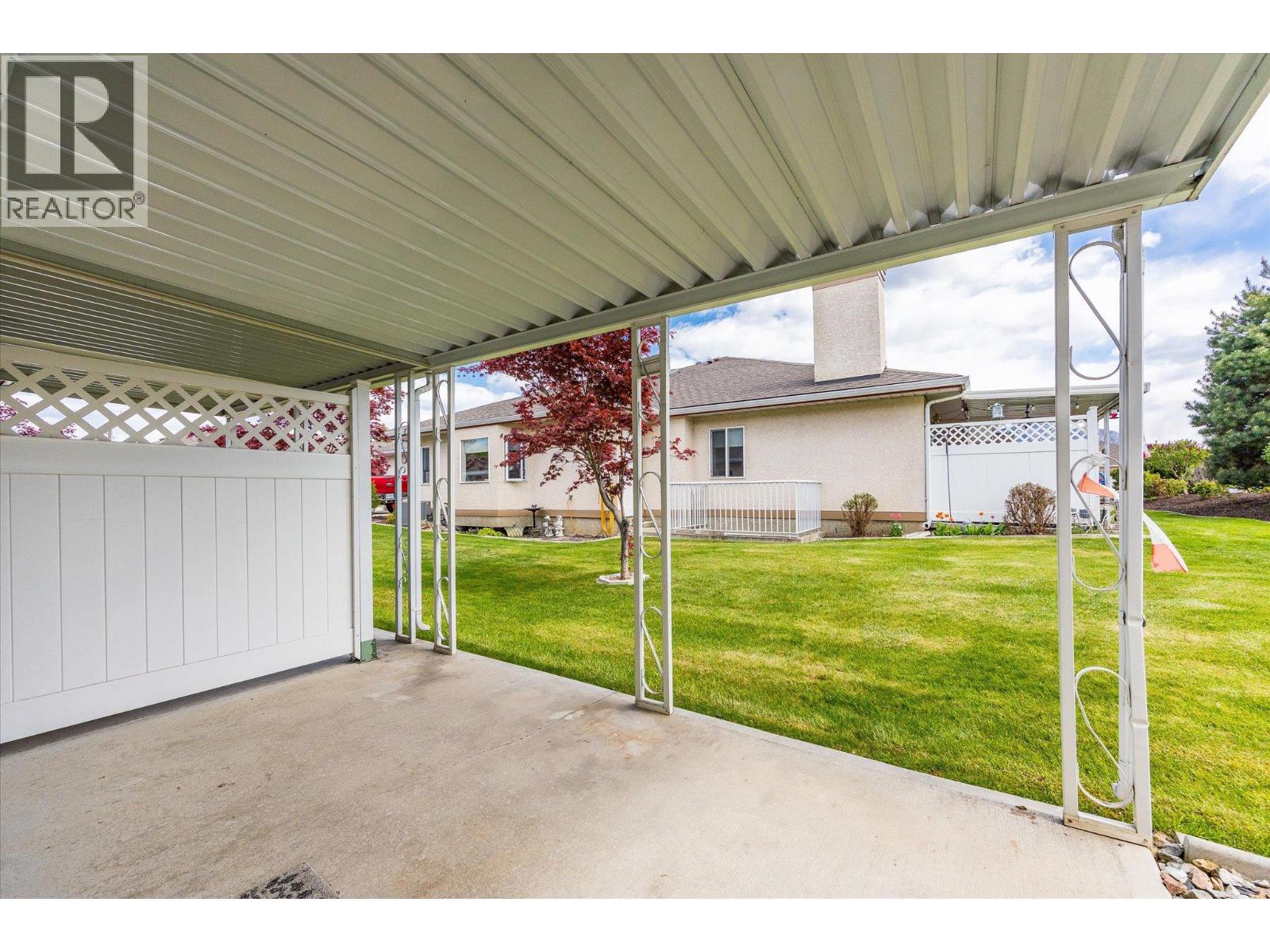 1874 Parkview Crescent Unit# 17