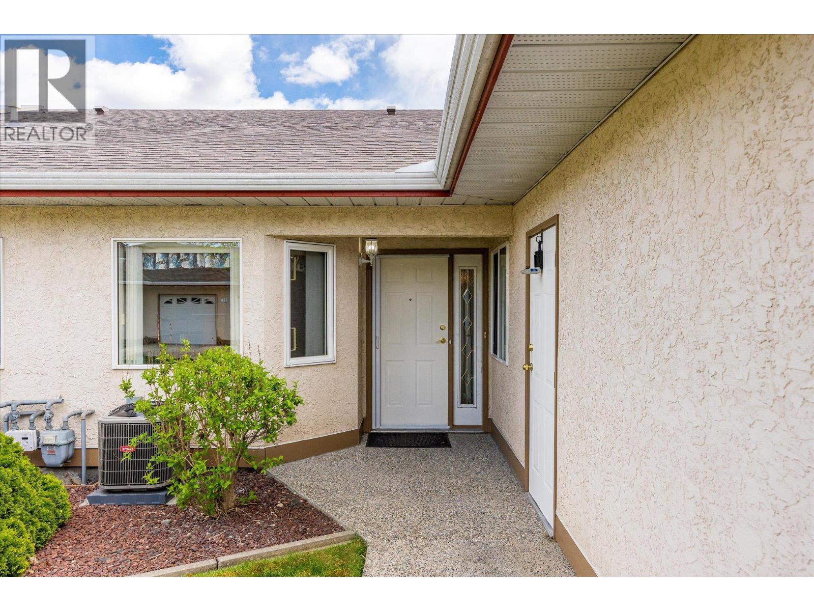1874 Parkview Crescent Unit# 17