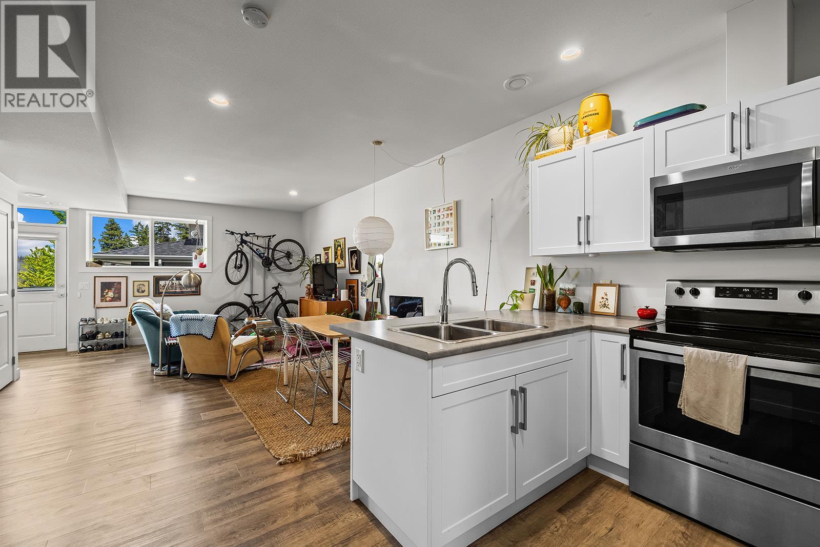 21 Forest Edge Drive