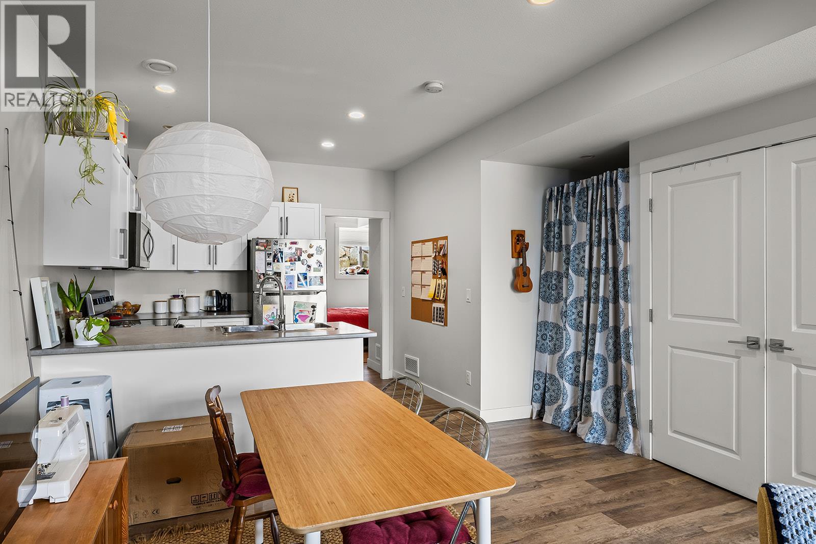 21 Forest Edge Drive