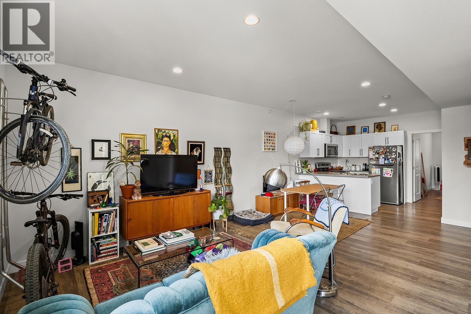 21 Forest Edge Drive