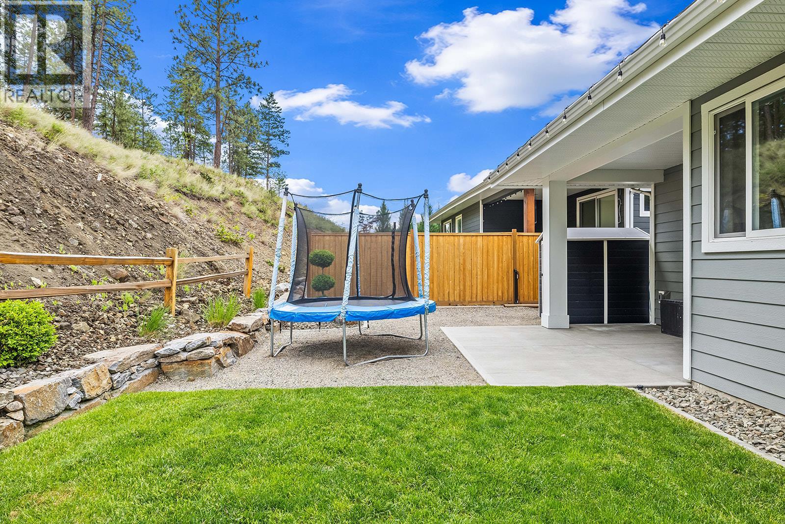 21 Forest Edge Drive