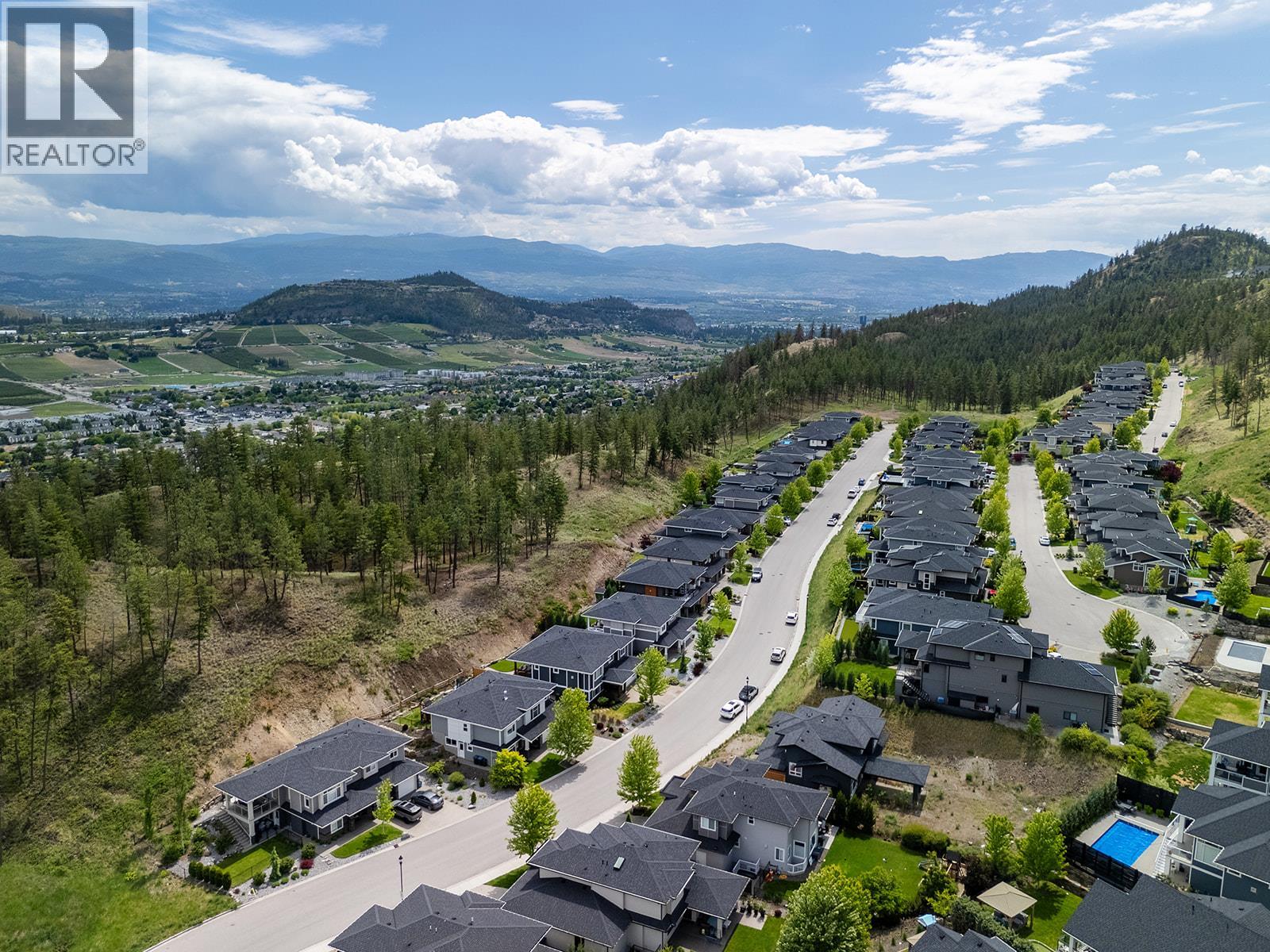 21 Forest Edge Drive
