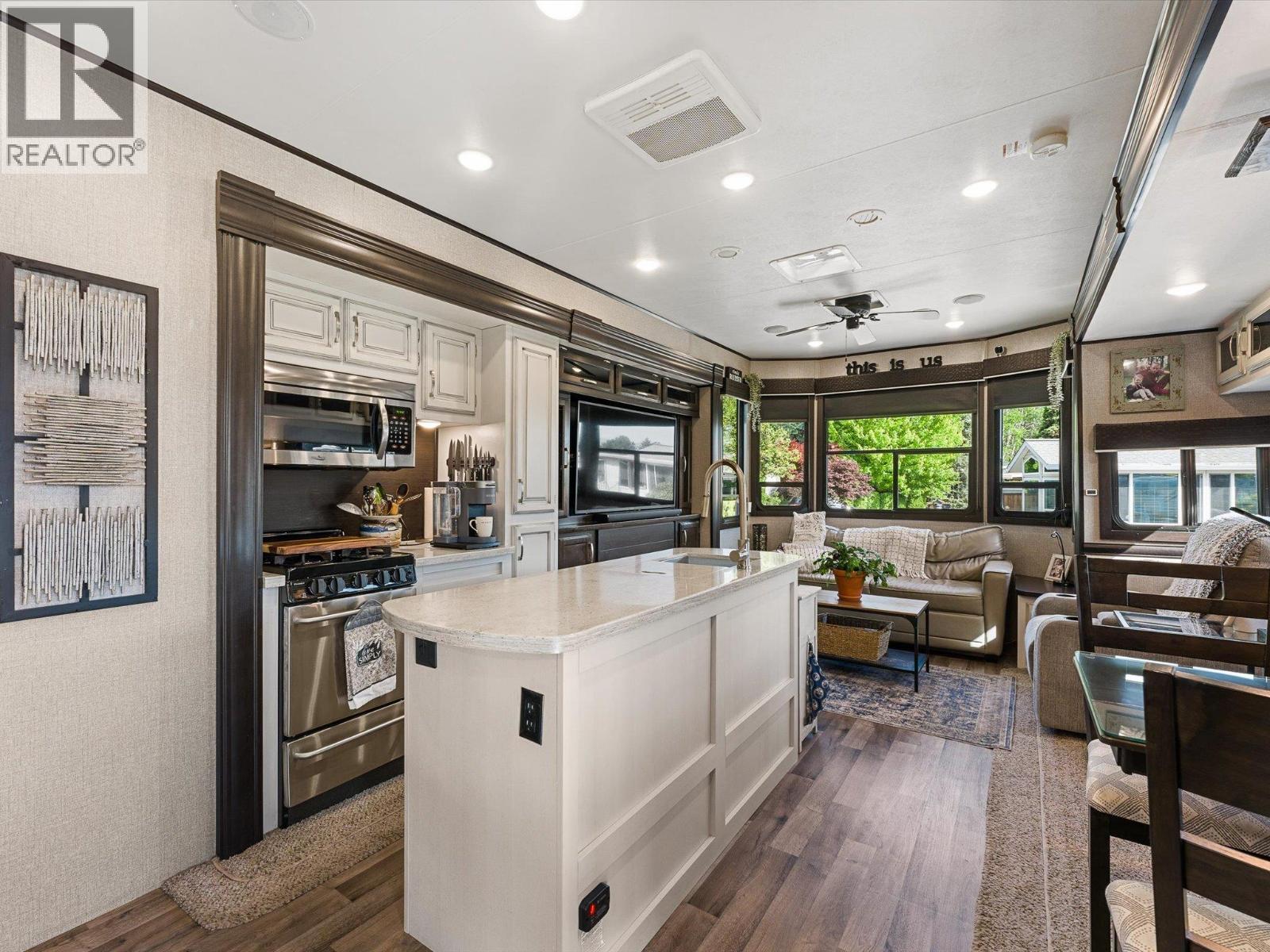 415 Commonwealth Road Unit# 410