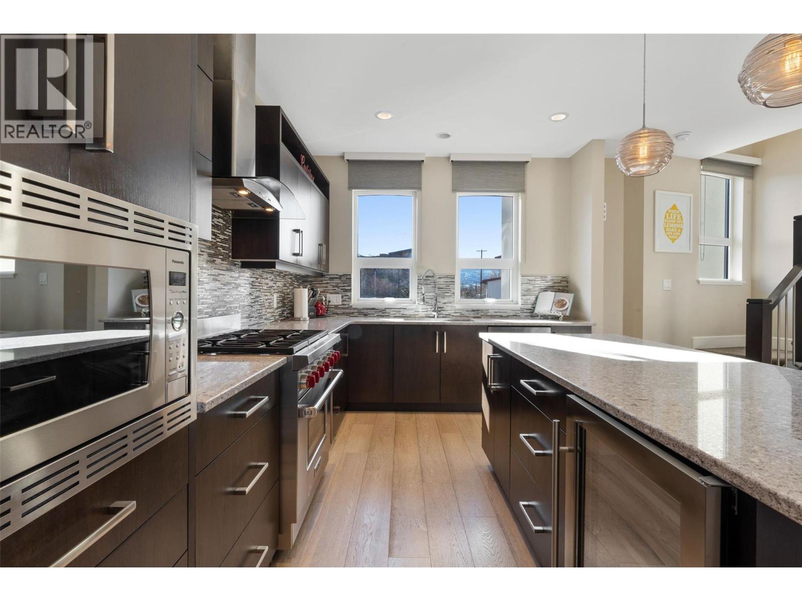 3756 Lakeshore Road Unit# 18
