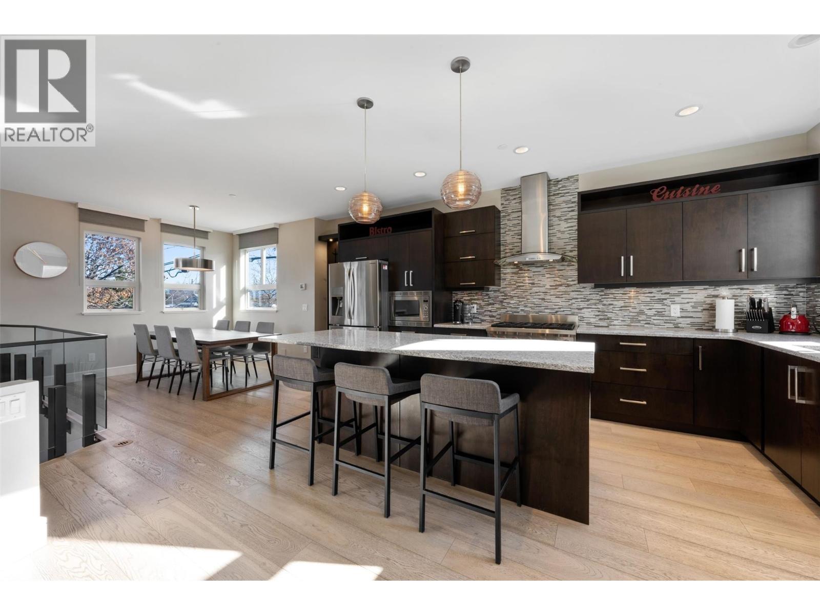 3756 Lakeshore Road Unit# 18