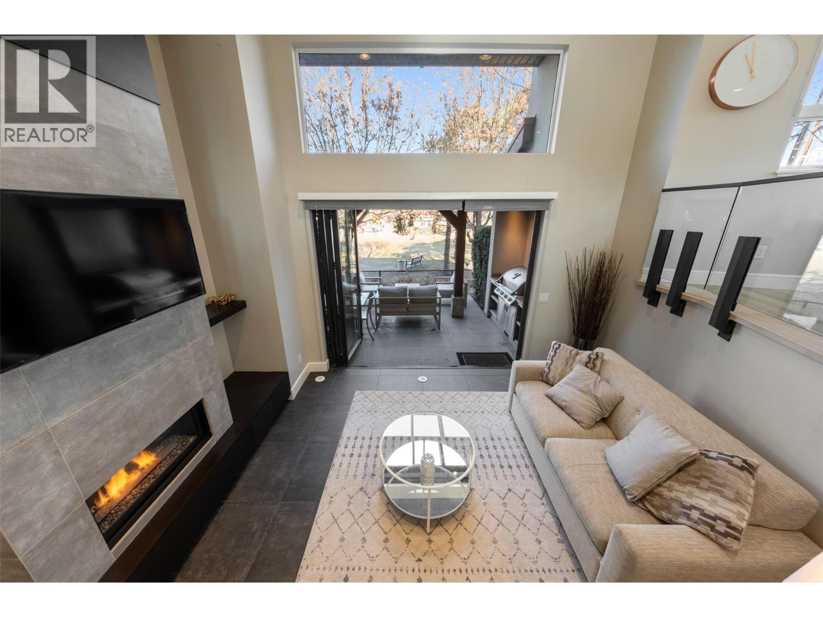 3756 Lakeshore Road Unit# 18