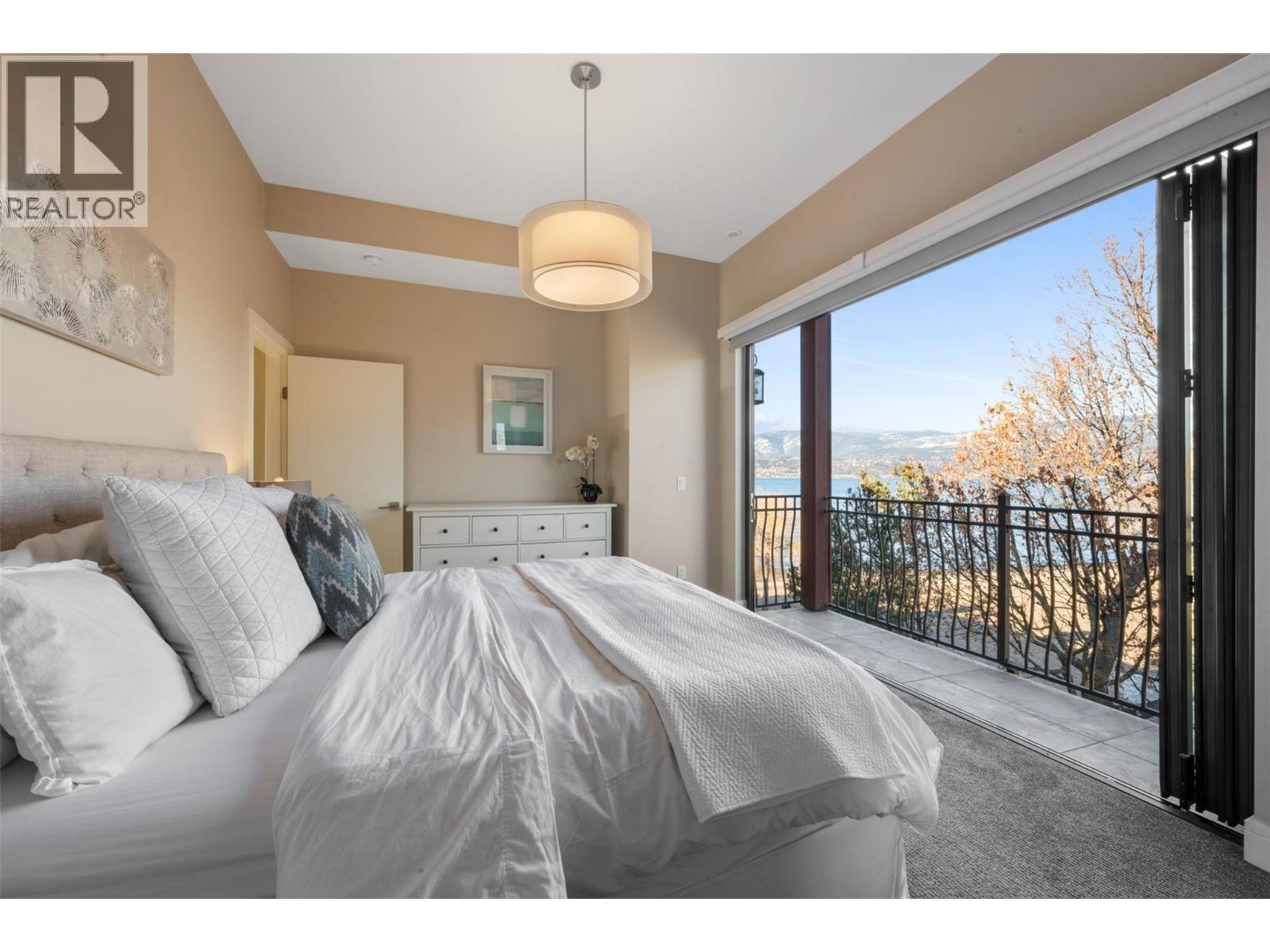 3756 Lakeshore Road Unit# 18