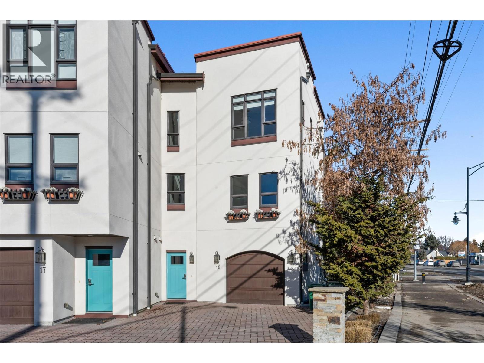 3756 Lakeshore Road Unit# 18