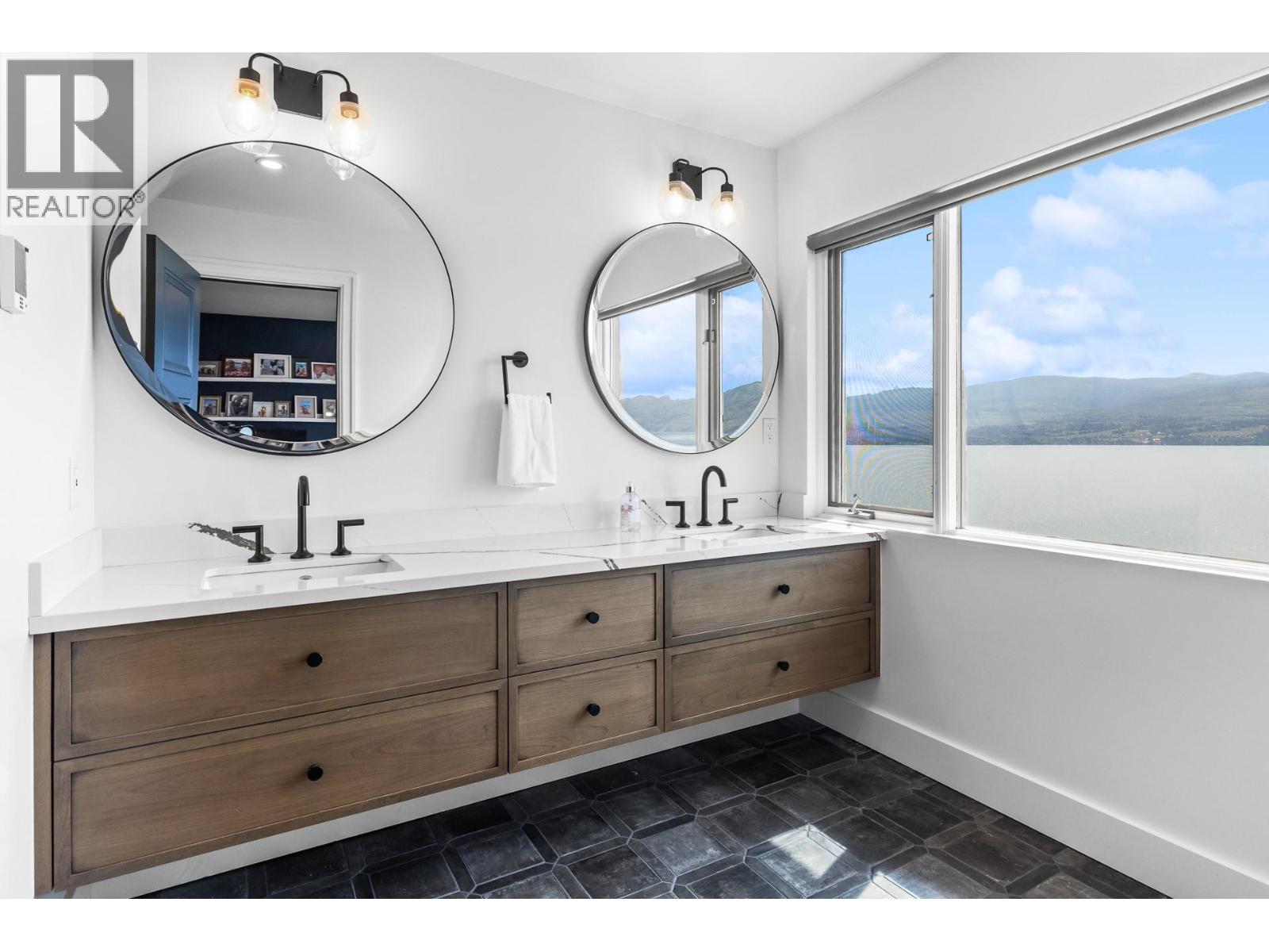 1069 Sunnyside Road