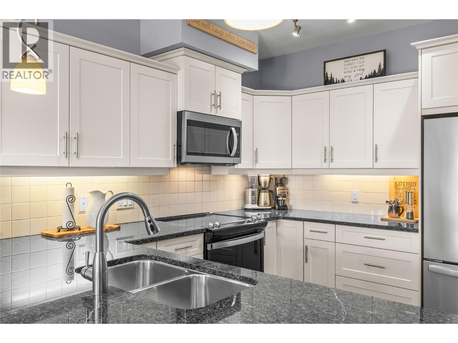 3735 Casorso Road Unit# 410