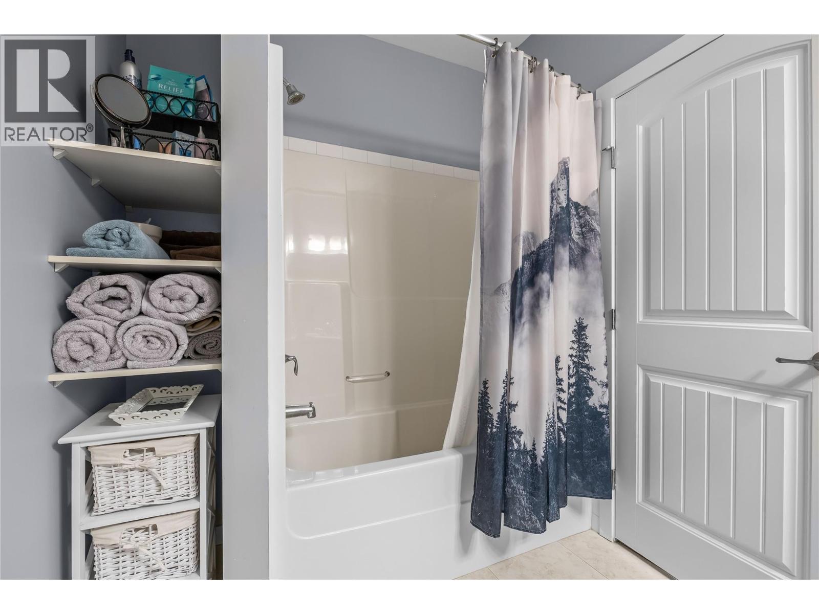 3735 Casorso Road Unit# 410