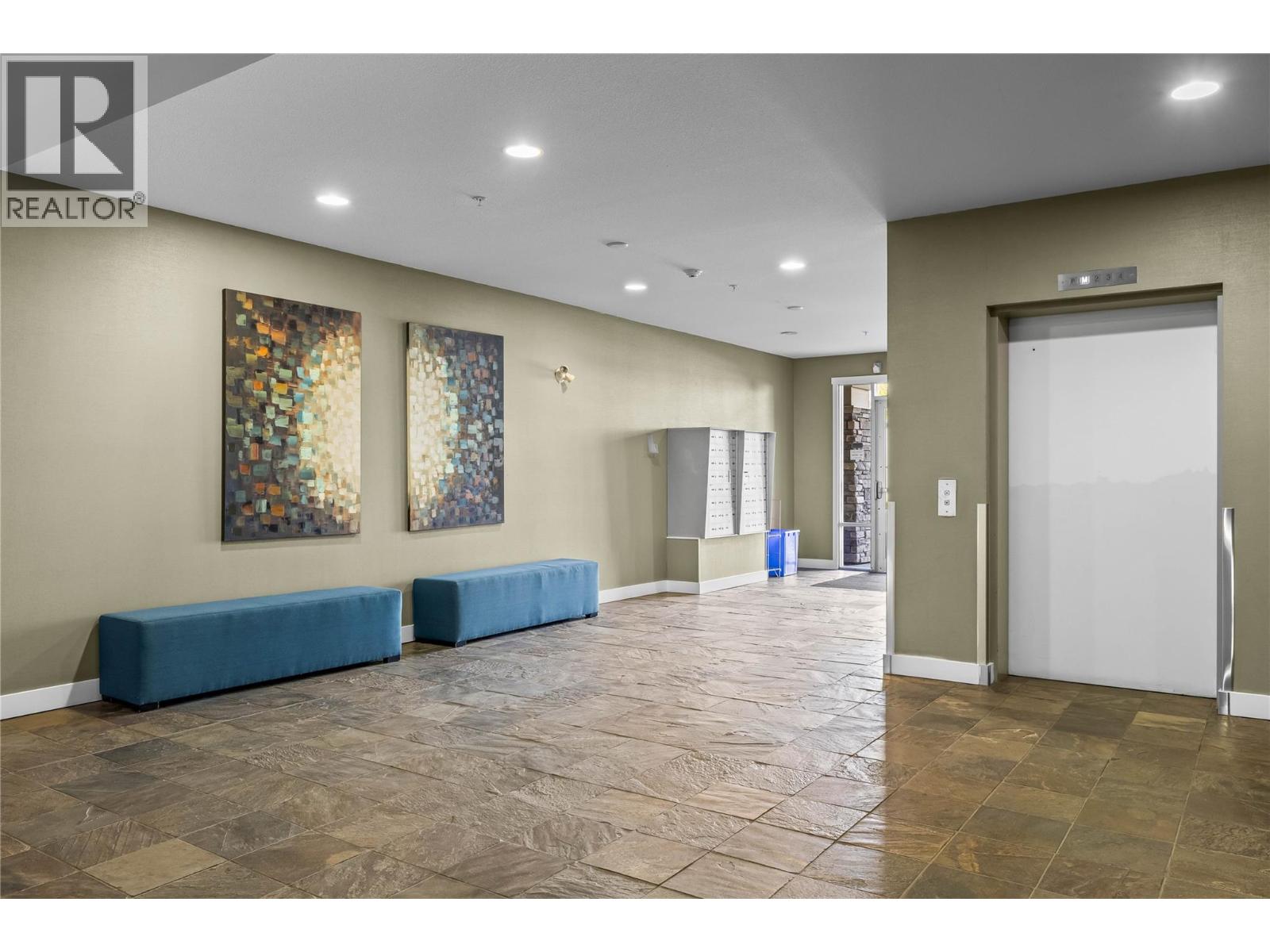 3735 Casorso Road Unit# 410