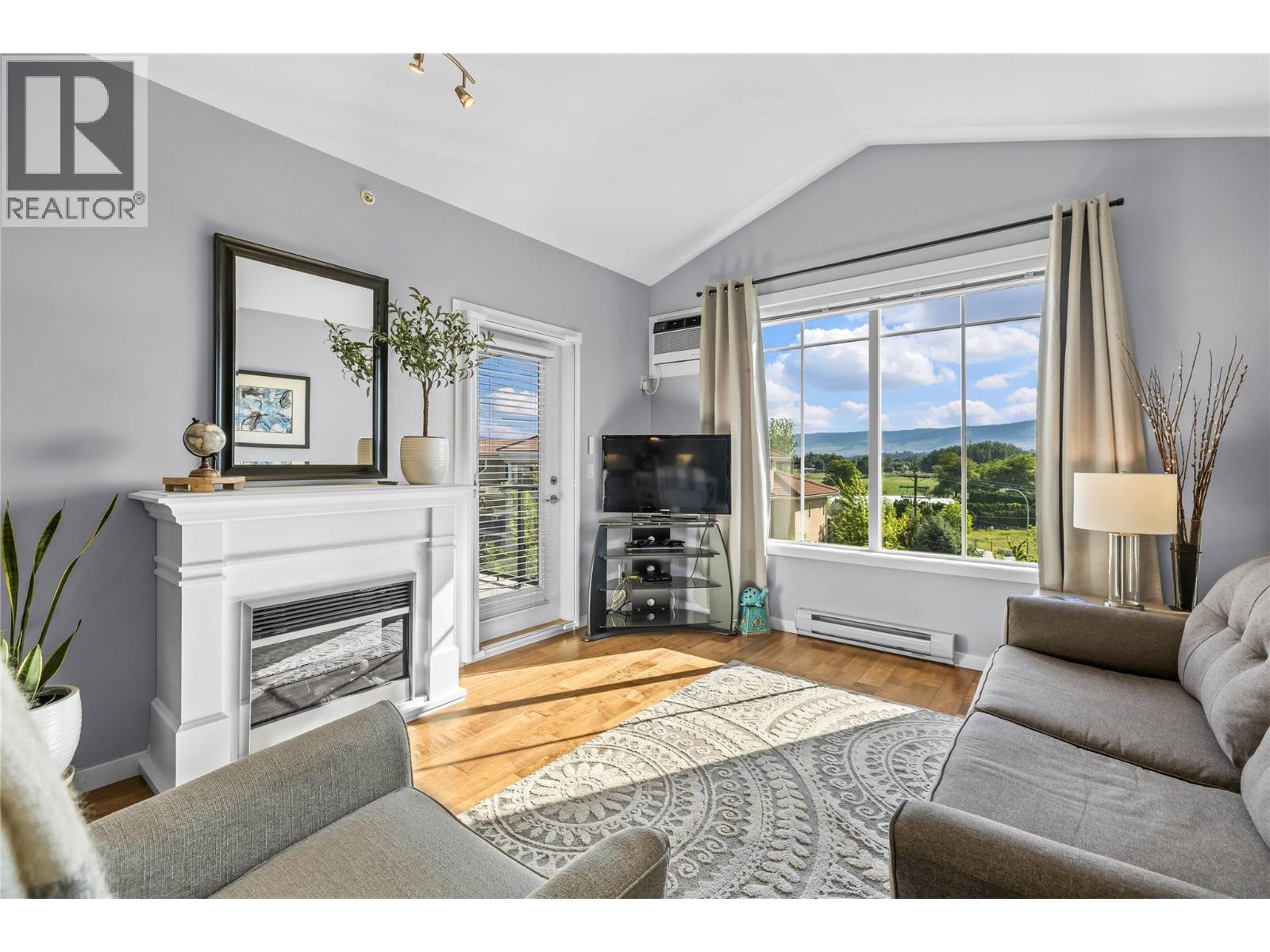 3735 Casorso Road Unit# 410