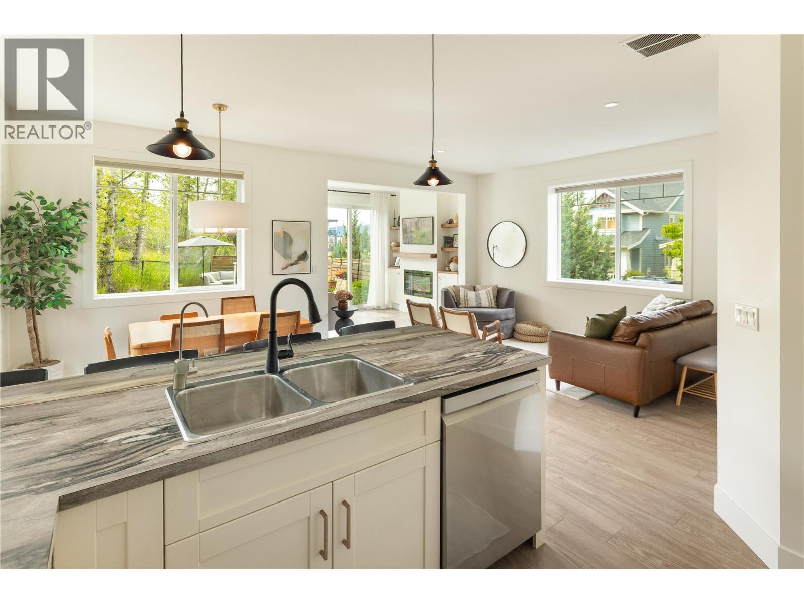 1209 Bergamot Avenue
