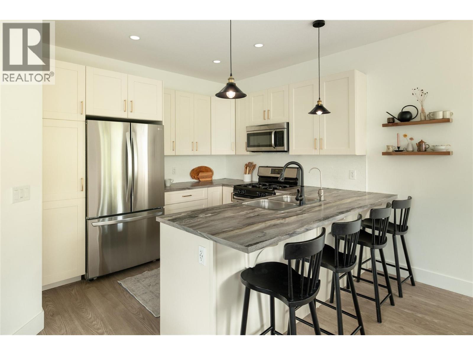 1209 Bergamot Avenue