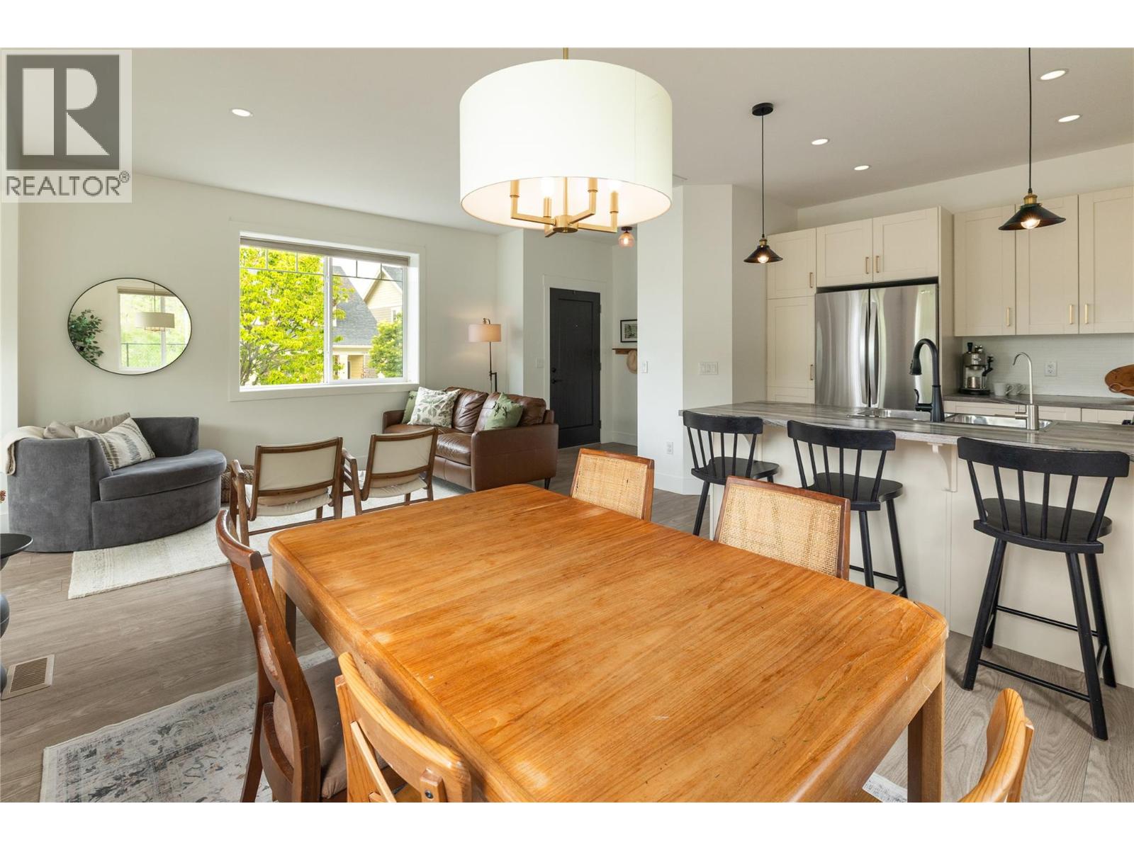 1209 Bergamot Avenue