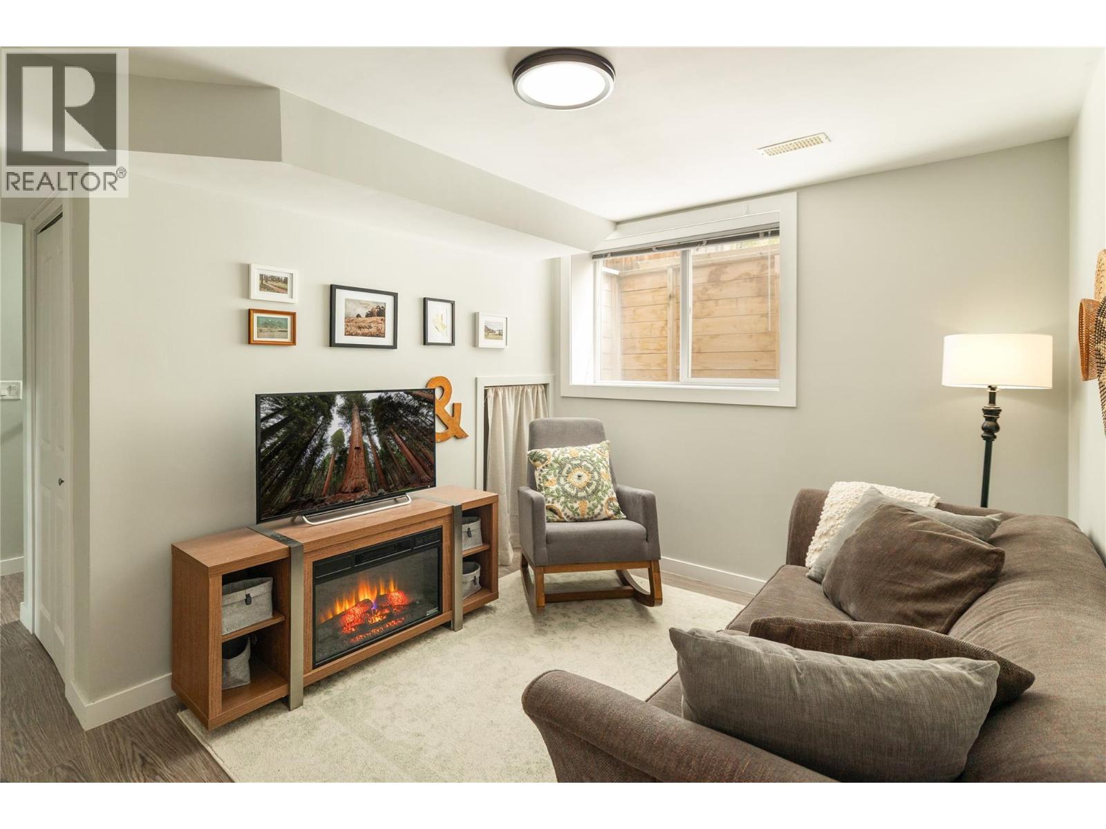 1209 Bergamot Avenue