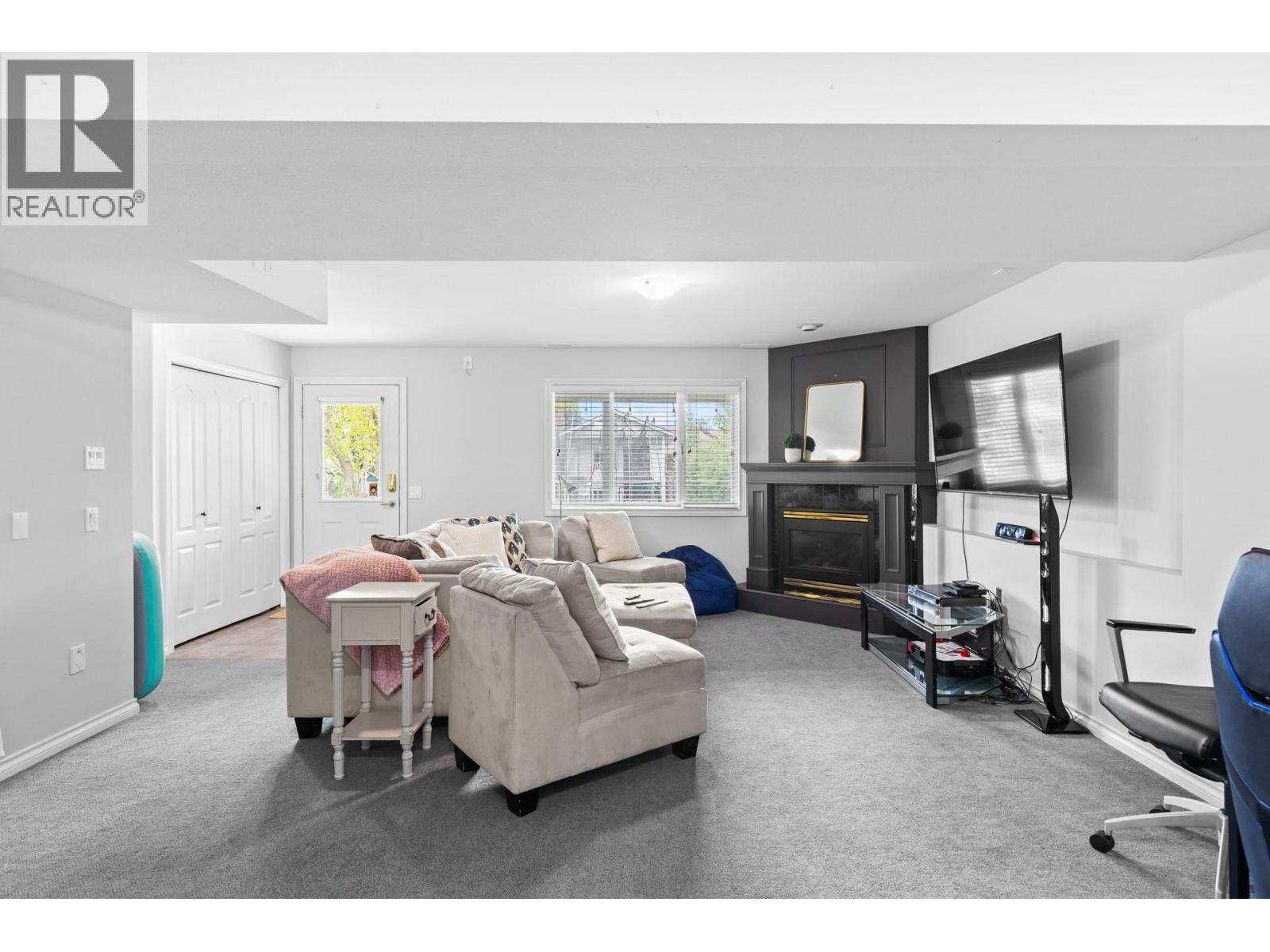 845 Hollydell Road