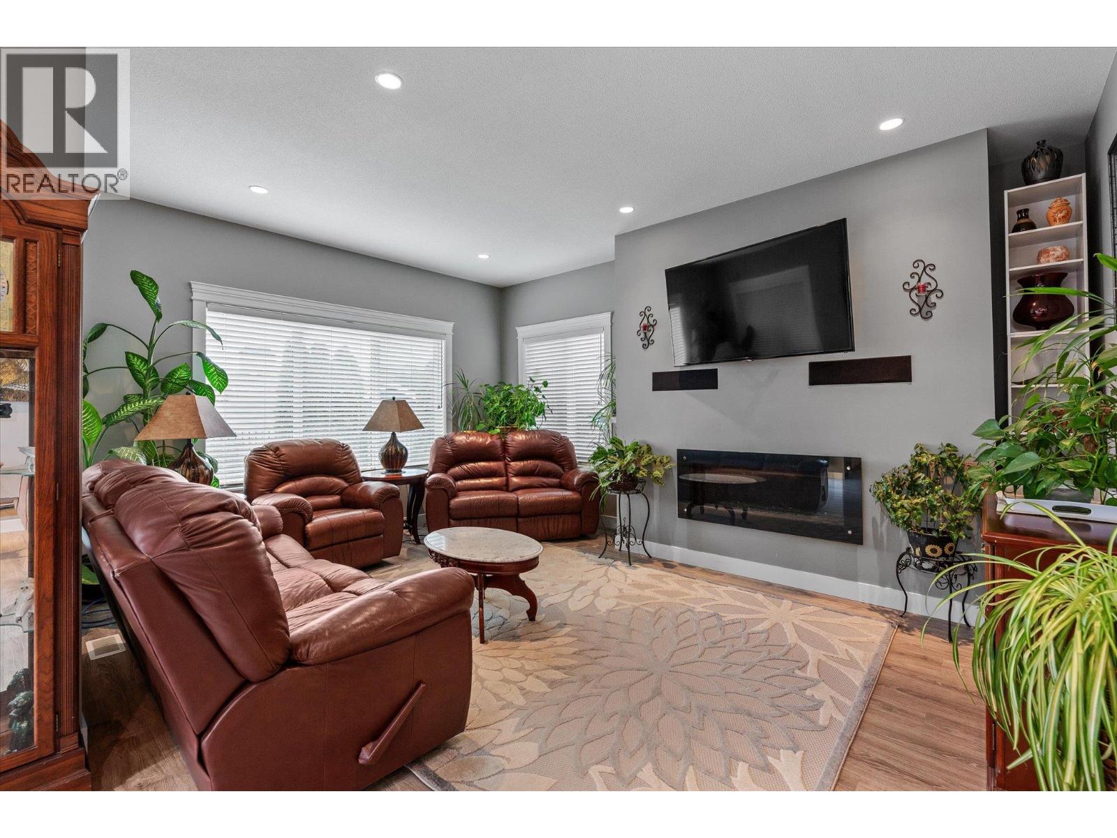 3410 Kingfisher Road