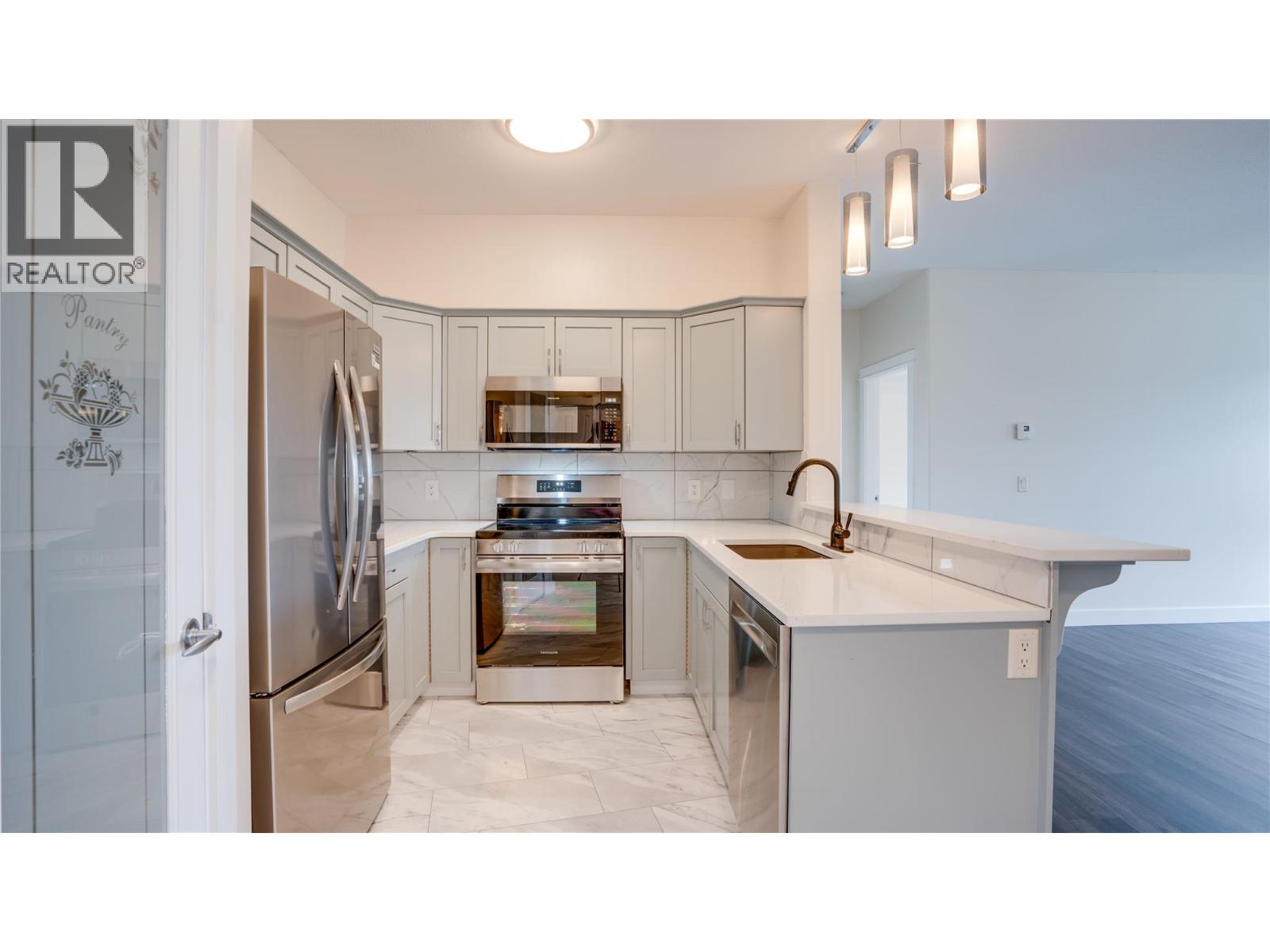 2551 Shoreline Drive Unit# 412