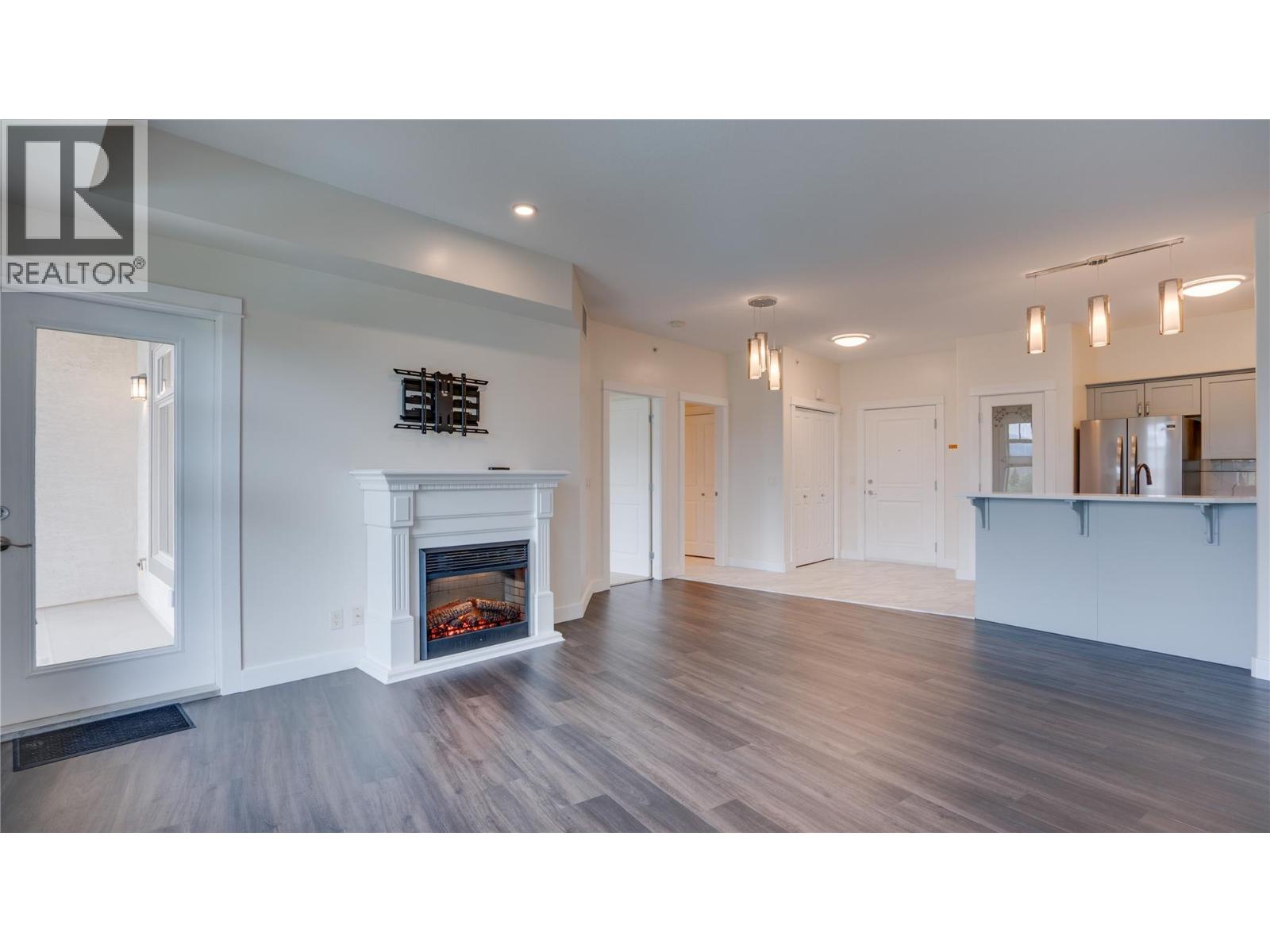 2551 Shoreline Drive Unit# 412