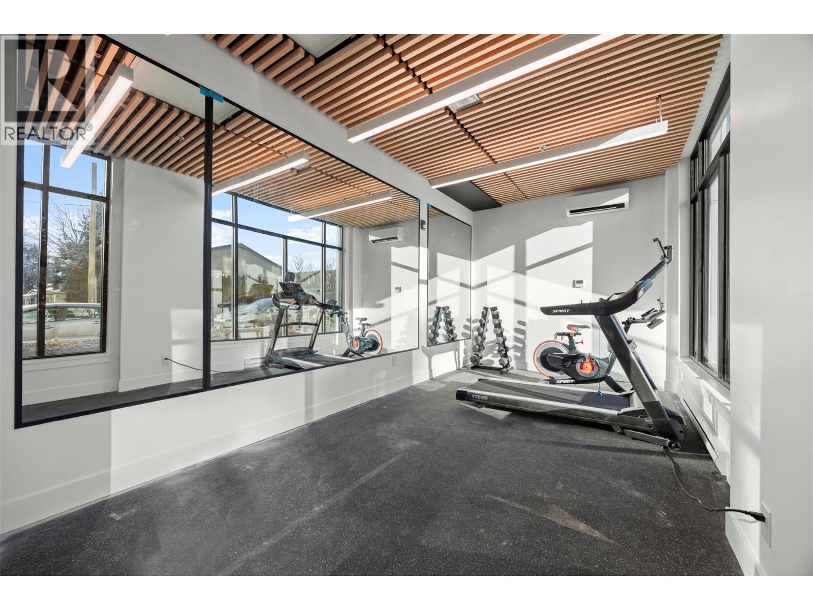 1380 Pridham Avenue Unit# 212