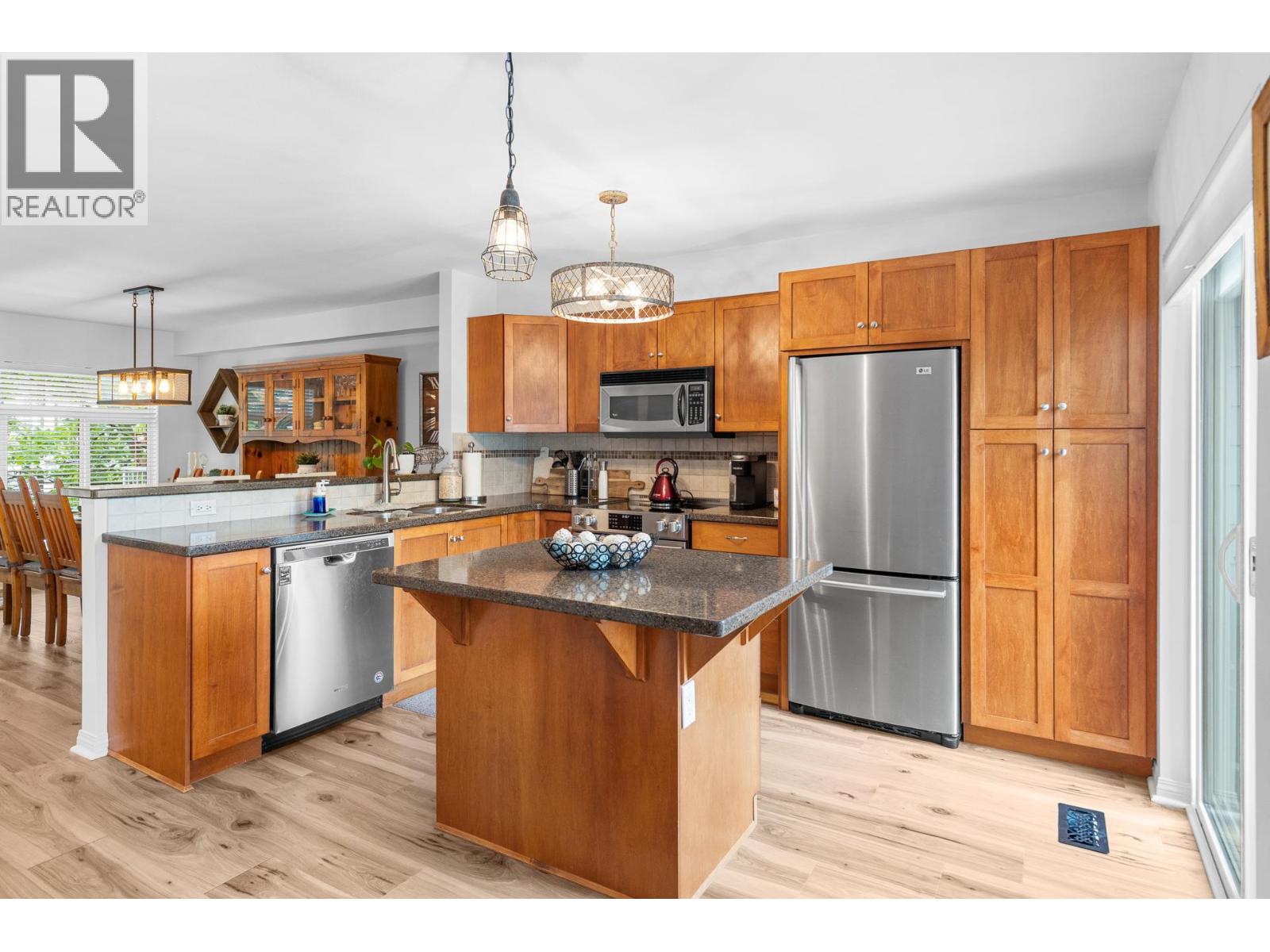 1853 Parkview Crescent Unit# 8
