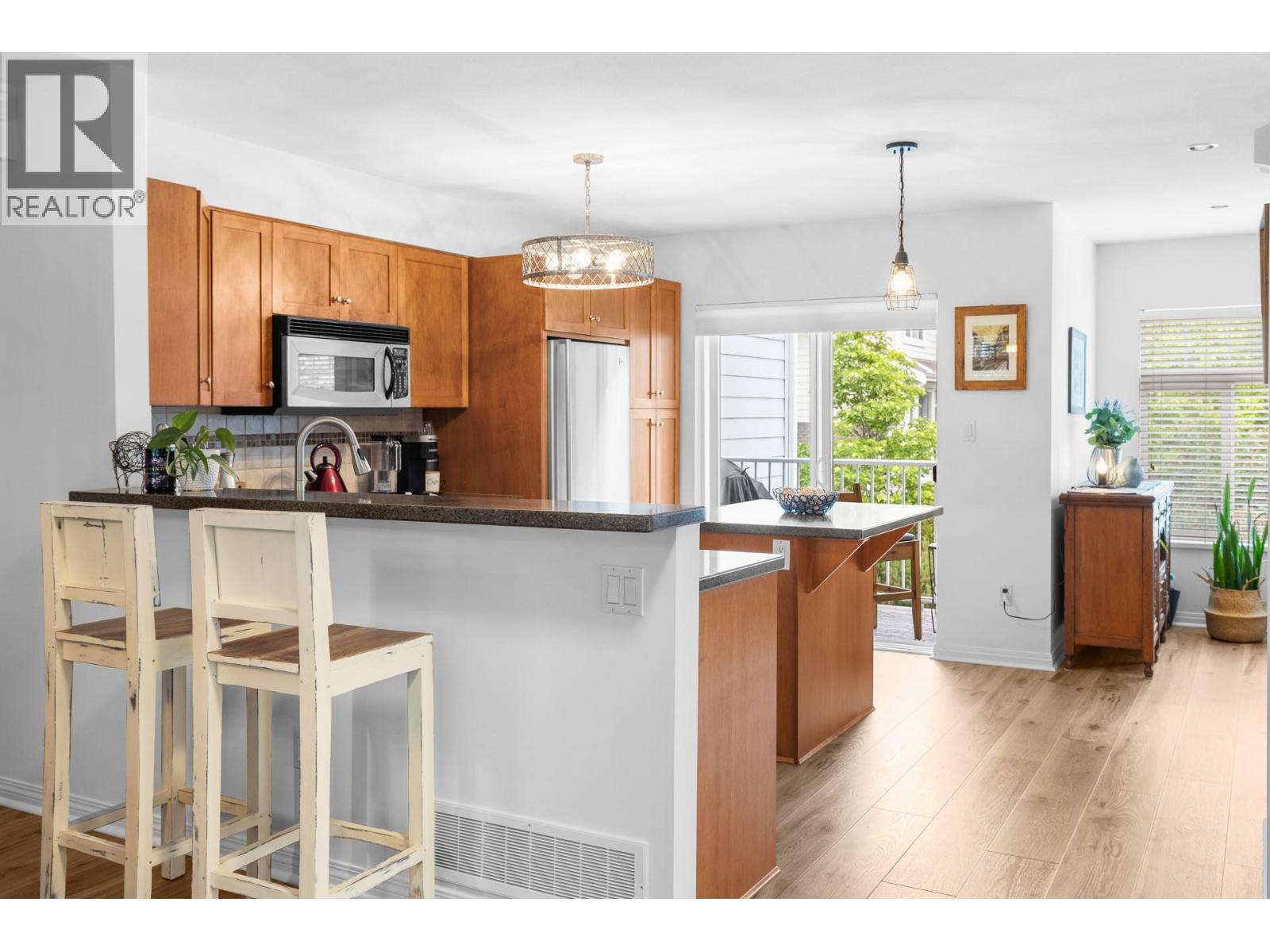 1853 Parkview Crescent Unit# 8
