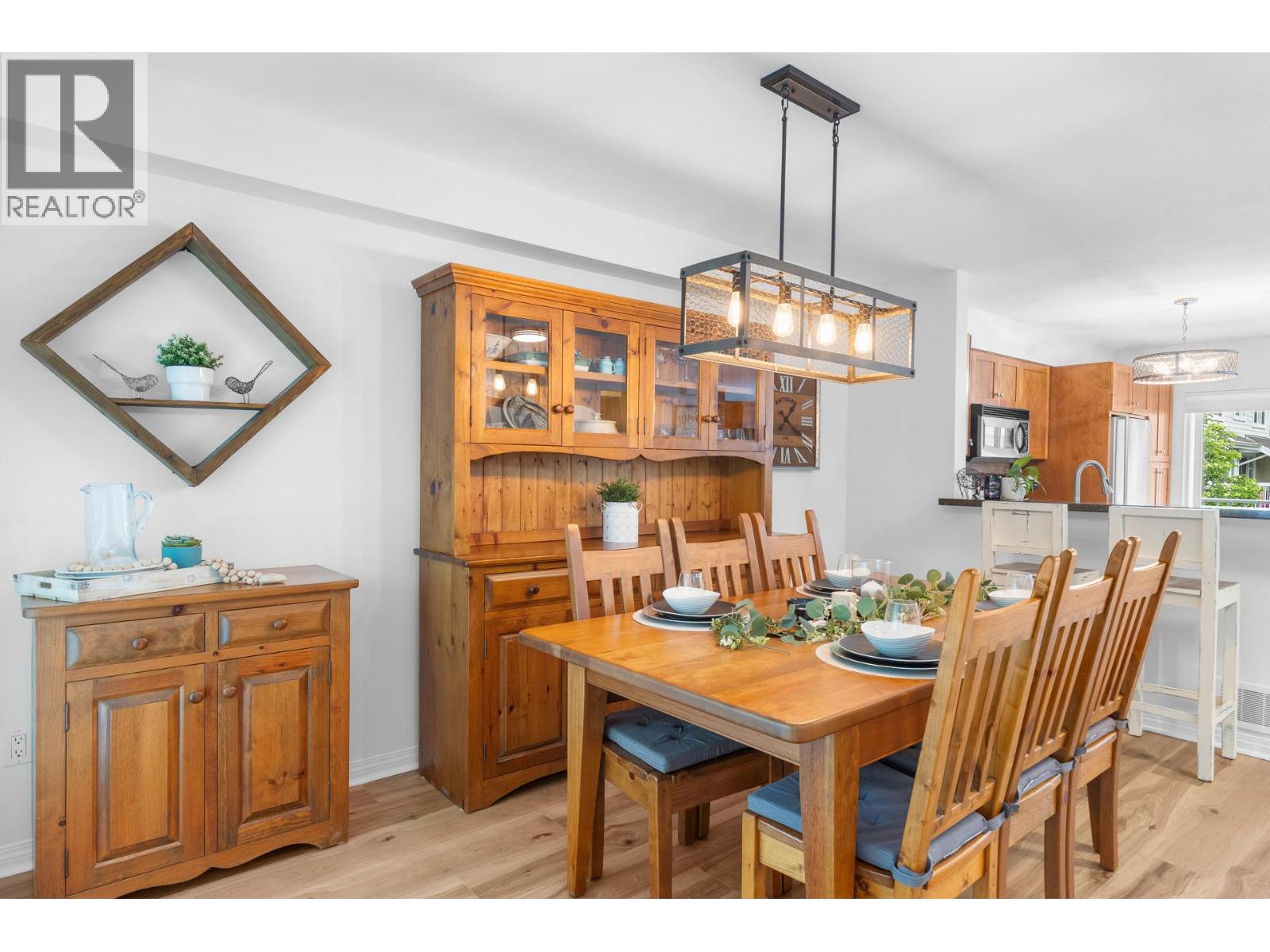 1853 Parkview Crescent Unit# 8