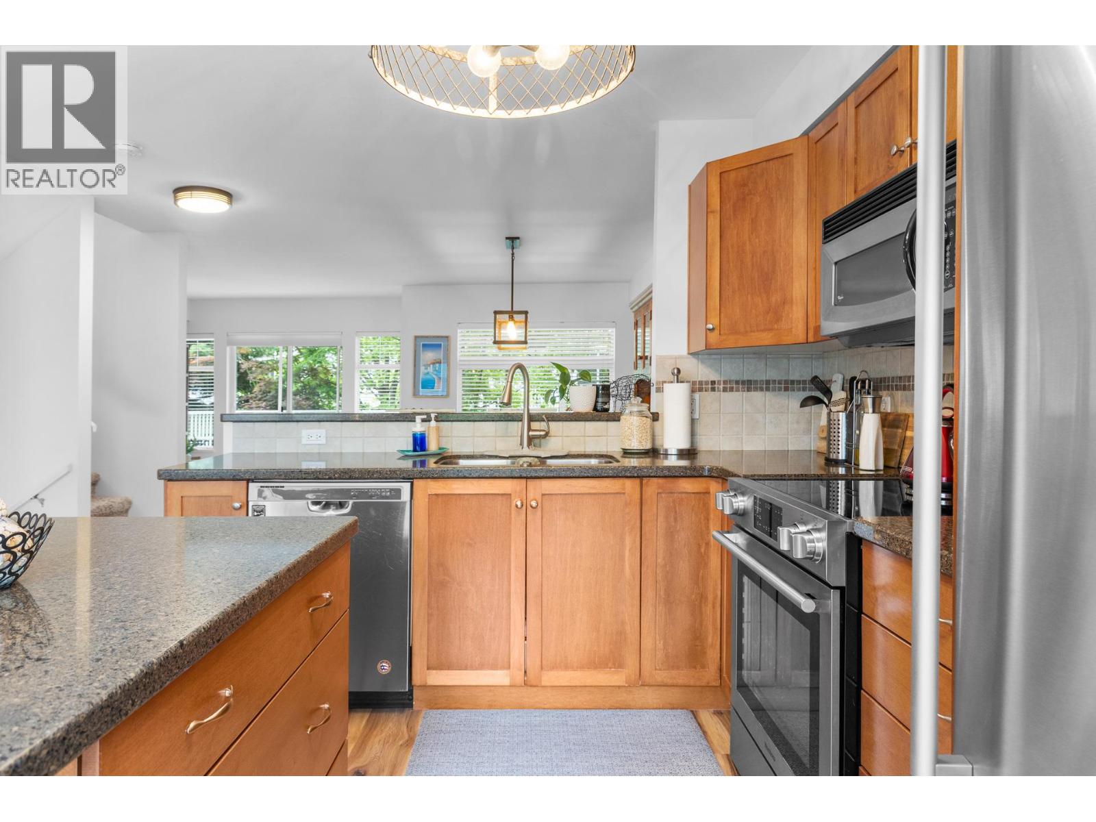 1853 Parkview Crescent Unit# 8
