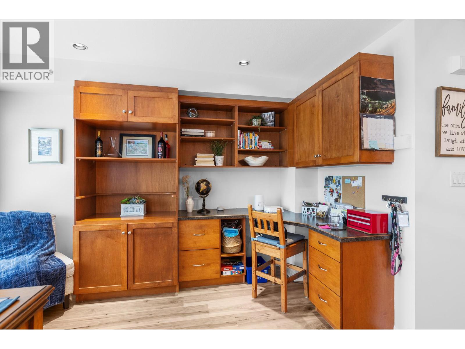 1853 Parkview Crescent Unit# 8