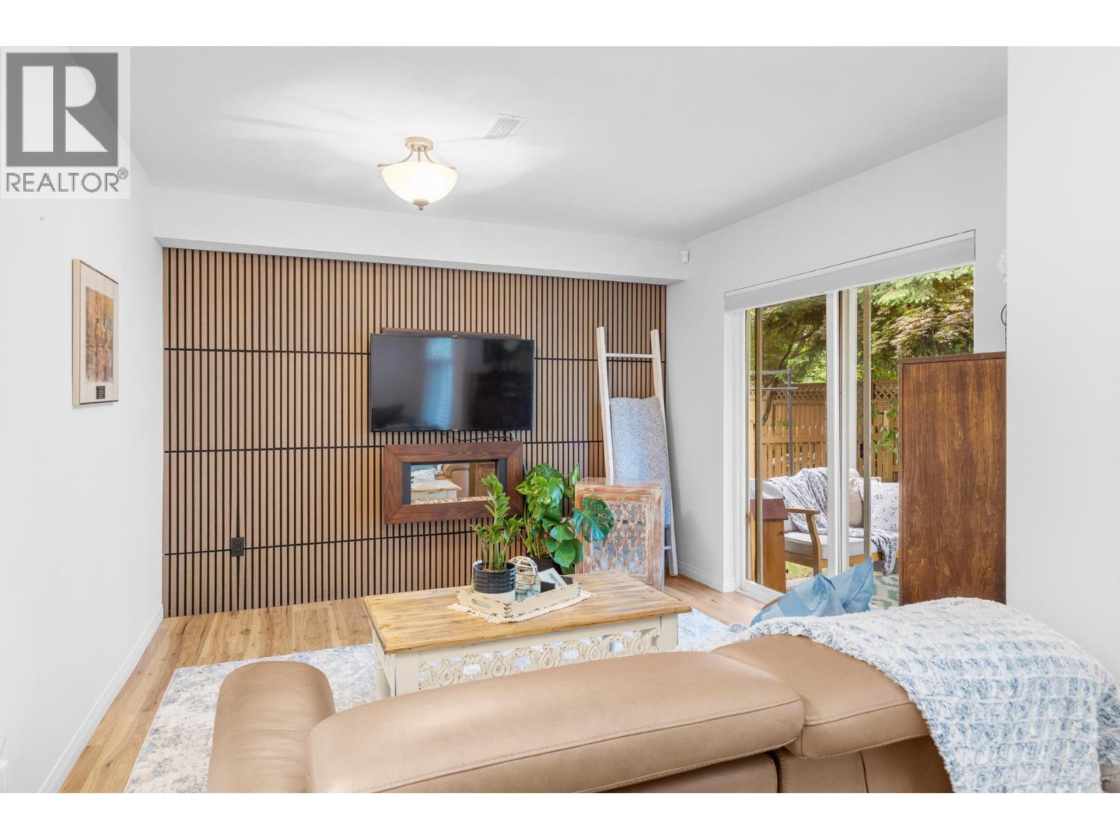 1853 Parkview Crescent Unit# 8