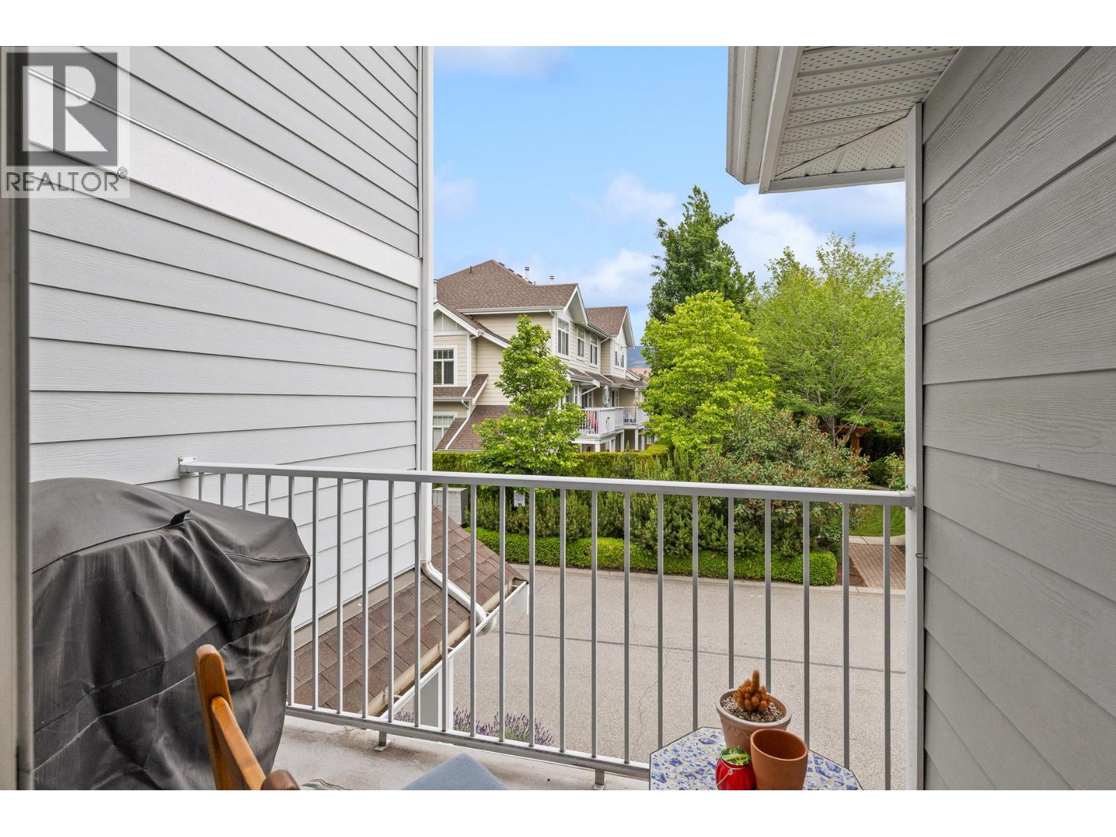 1853 Parkview Crescent Unit# 8