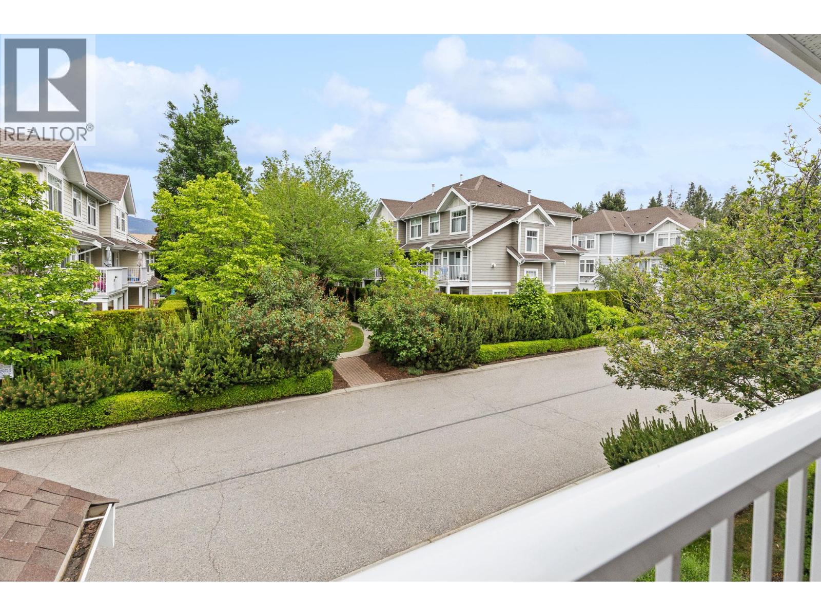 1853 Parkview Crescent Unit# 8