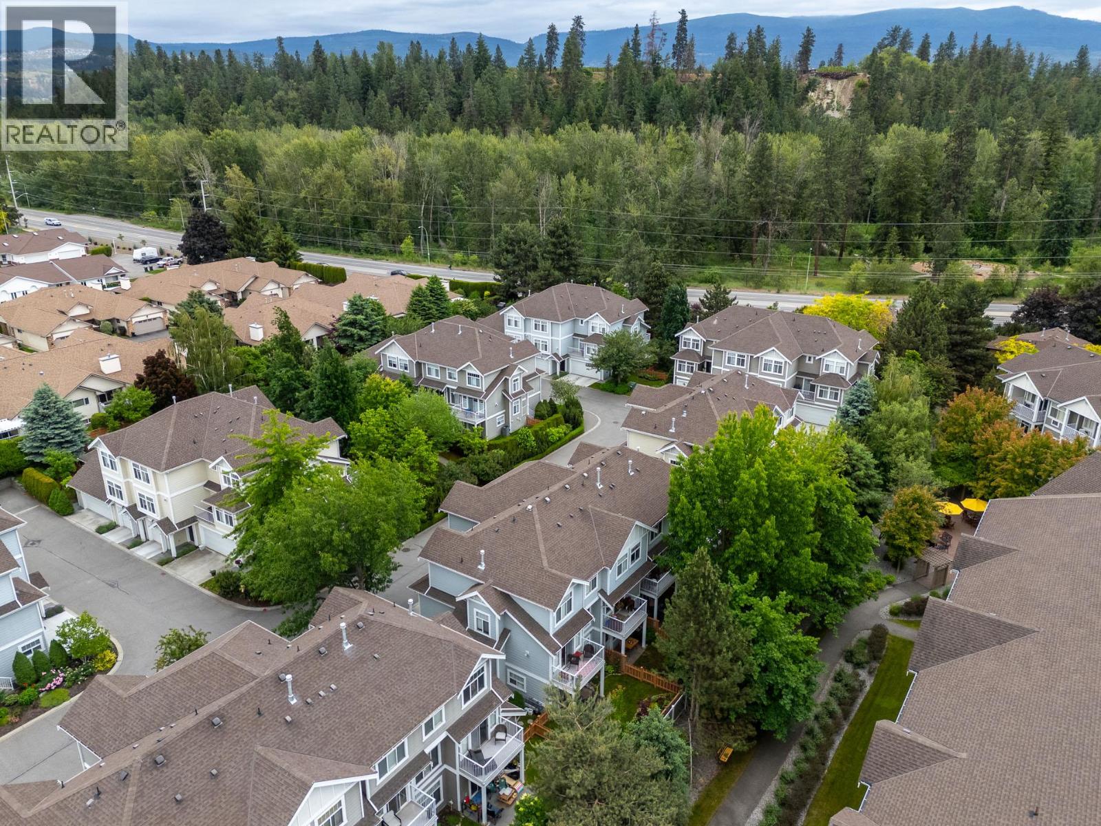 1853 Parkview Crescent Unit# 8