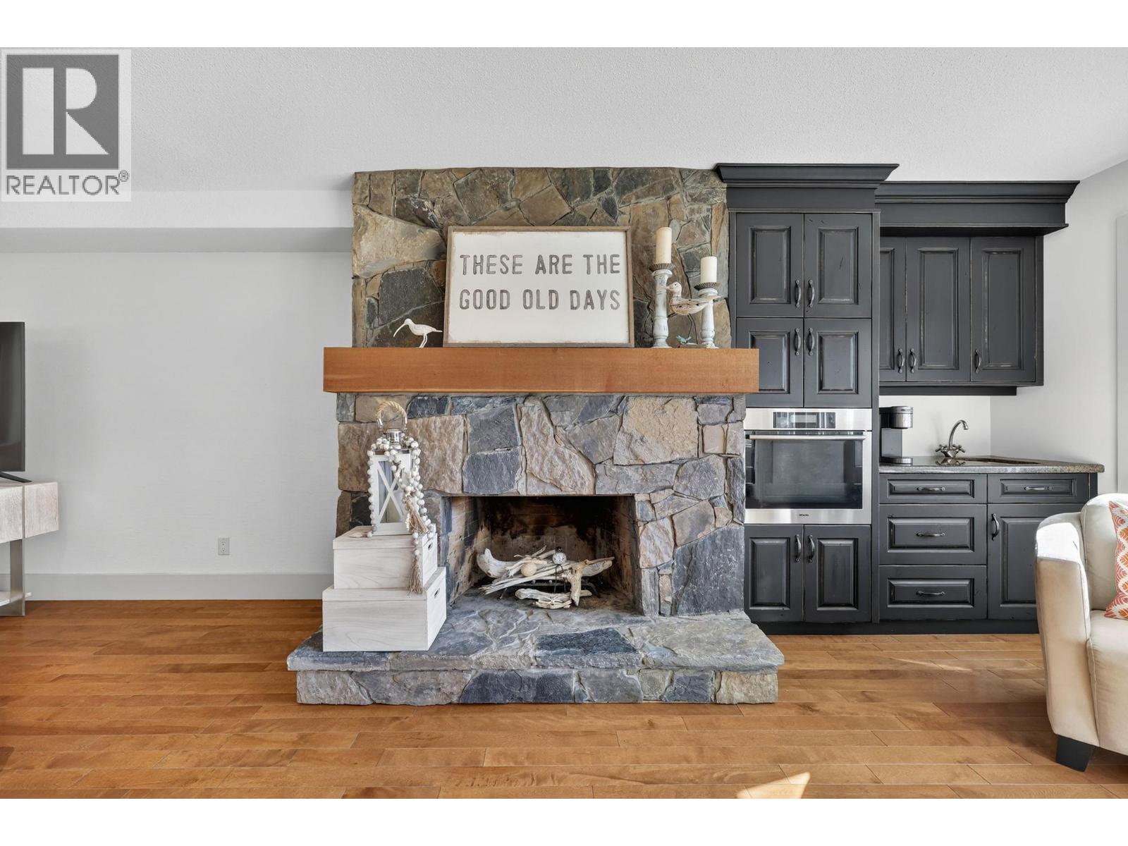 2589 Whitworth Road Unit# 8