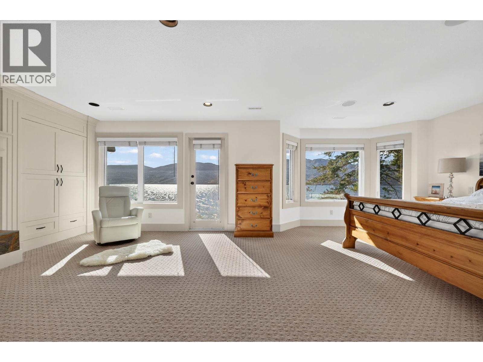 2589 Whitworth Road Unit# 8
