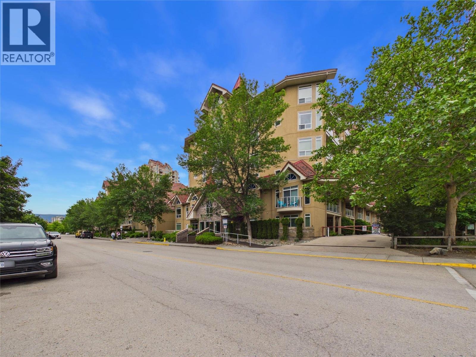 1088 Sunset Drive Unit# 302