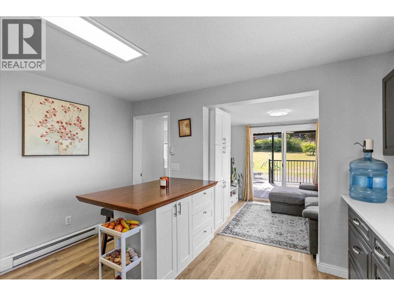 11592 Okanagan Centre Road E