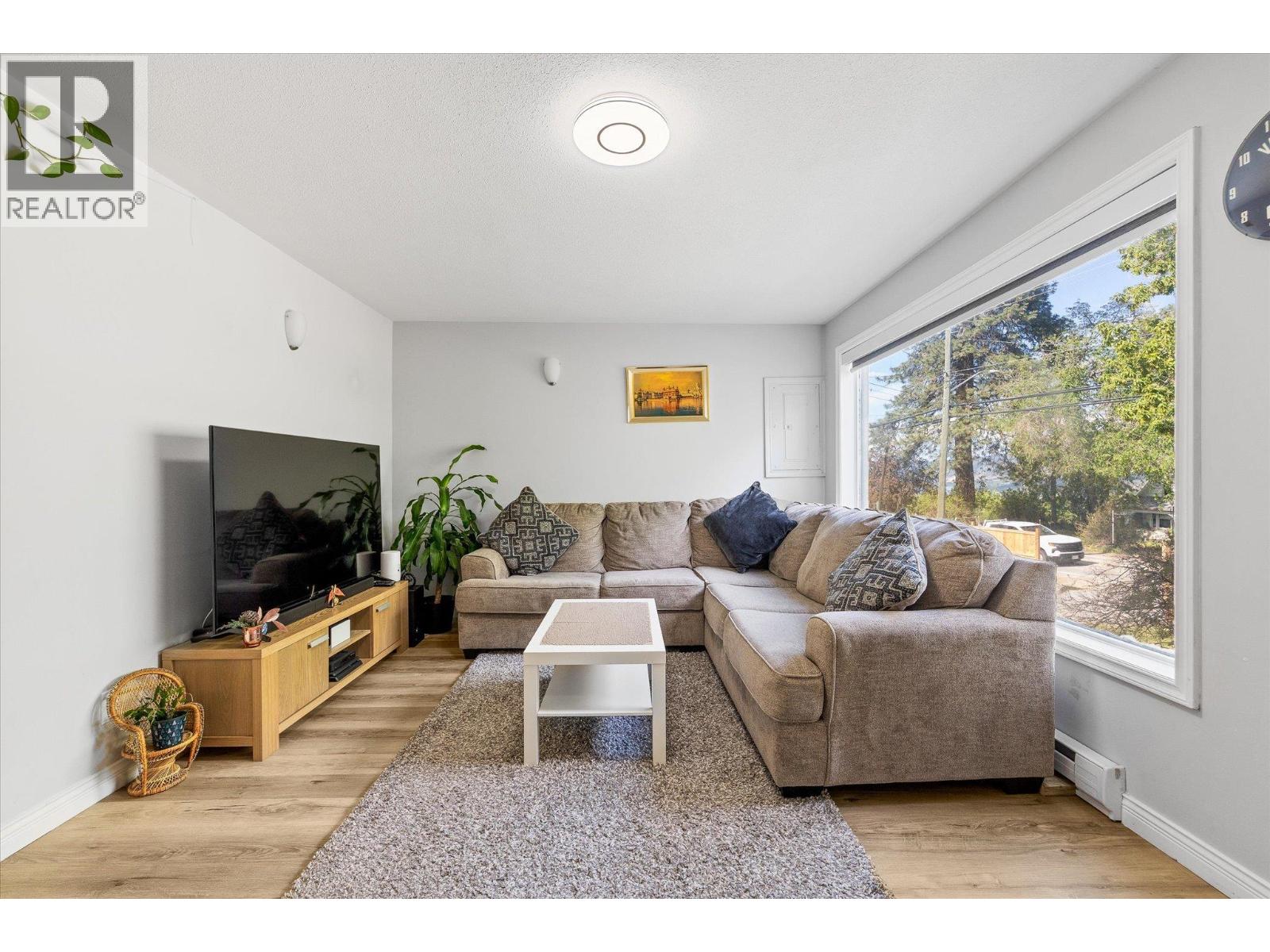 11592 Okanagan Centre Road E