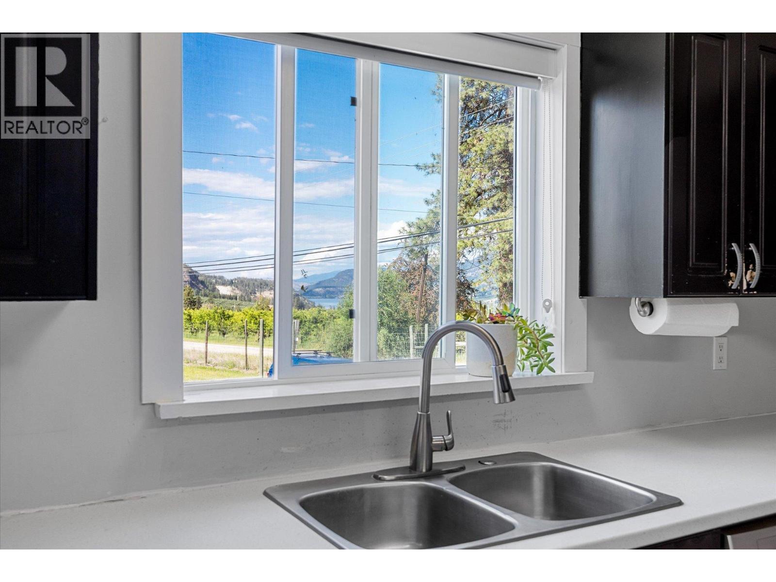 11592 Okanagan Centre Road E