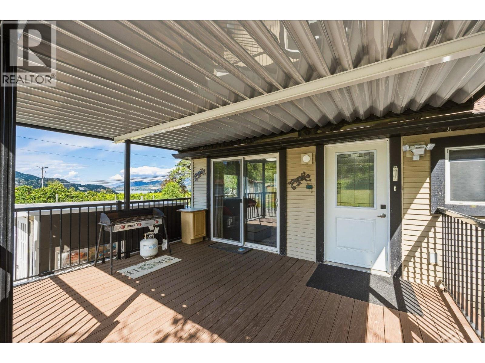 11592 Okanagan Centre Road E