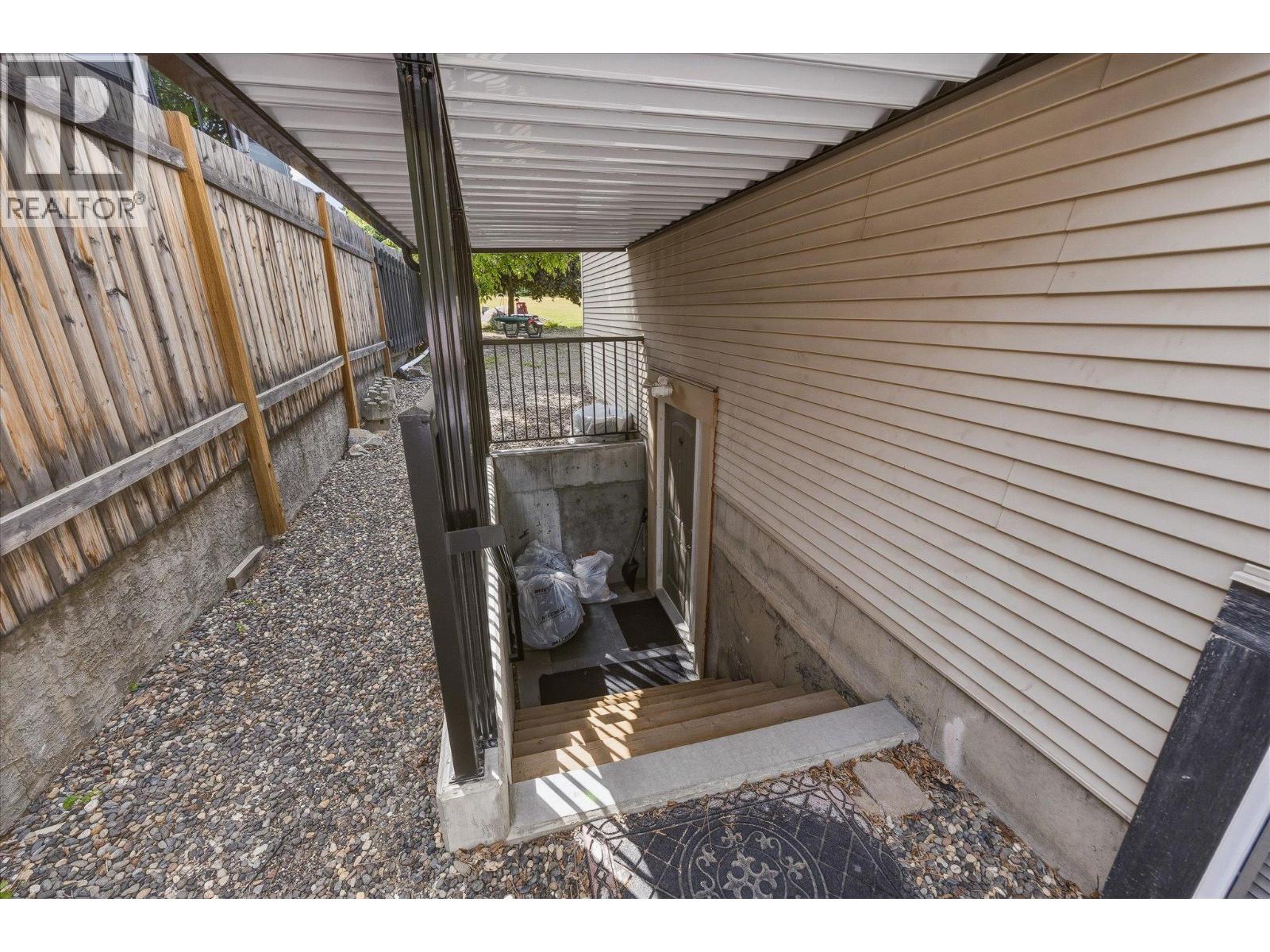 11592 Okanagan Centre Road E