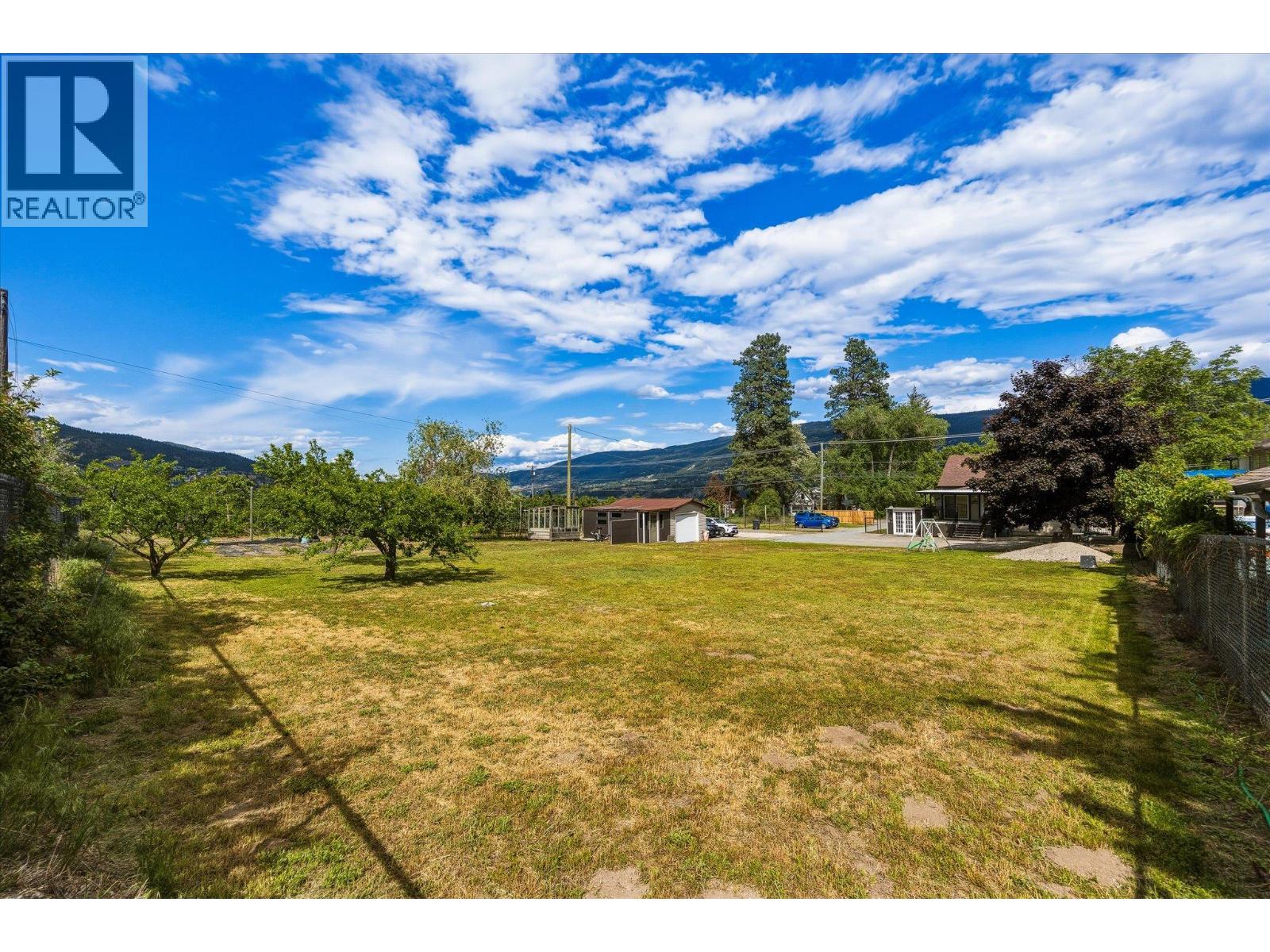 11592 Okanagan Centre Road E