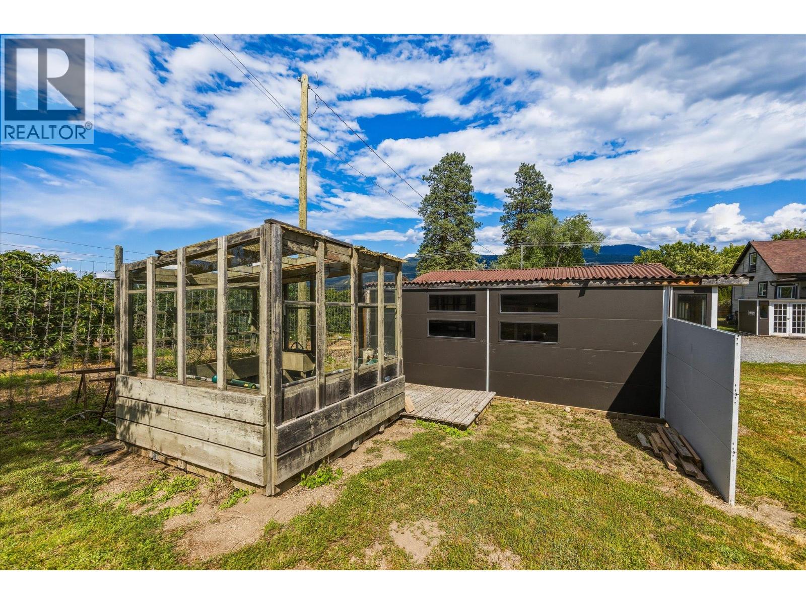 11592 Okanagan Centre Road E